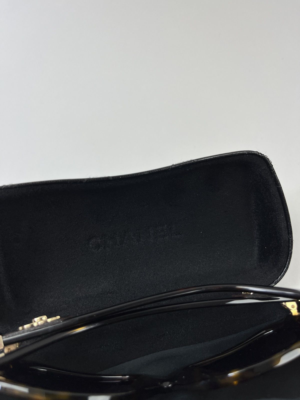 Chanel Chanel Sunglasses Brown Tortoise W/Gold Turn Lock CC Logo Size ONE SIZE - 18 Thumbnail