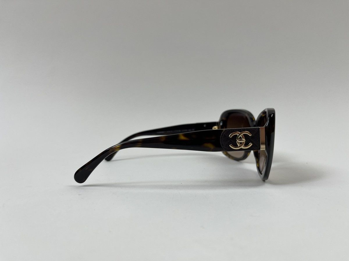 Chanel Chanel Sunglasses Brown Tortoise W/Gold Turn Lock CC Logo Size ONE SIZE - 4 Thumbnail