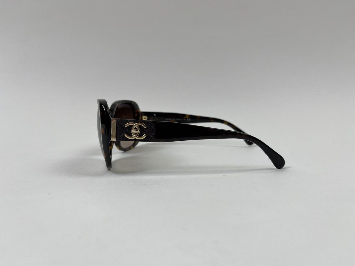 Chanel Chanel Sunglasses Brown Tortoise W/Gold Turn Lock CC Logo Size ONE SIZE - 3 Thumbnail