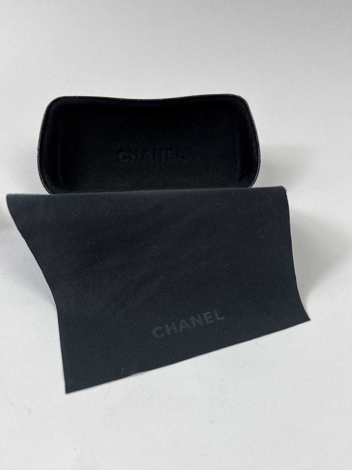 Chanel Chanel Sunglasses Brown Tortoise W/Gold Turn Lock CC Logo Size ONE SIZE - 20 Thumbnail