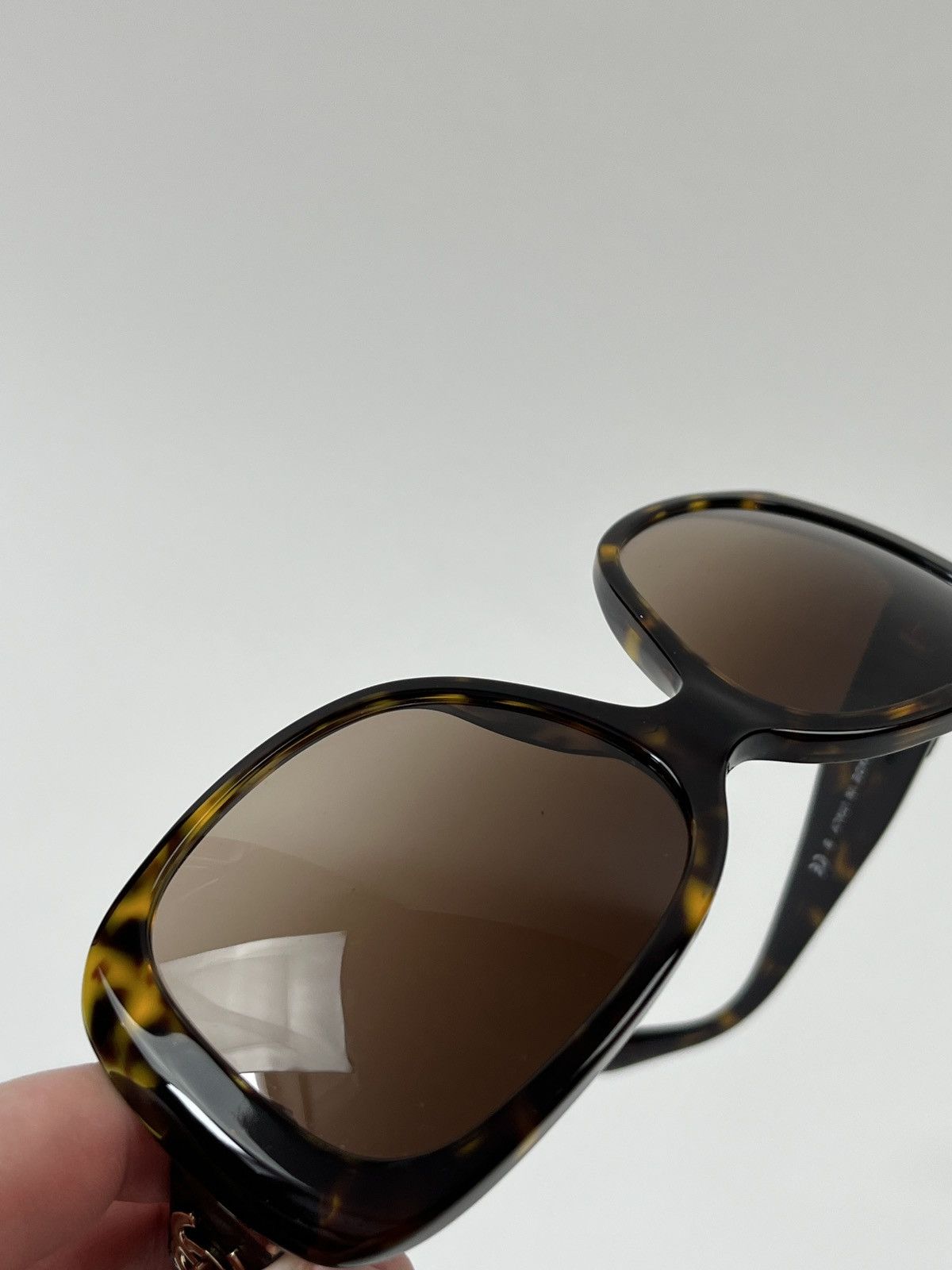 Chanel Chanel Sunglasses Brown Tortoise W/Gold Turn Lock CC Logo Size ONE SIZE - 8 Thumbnail