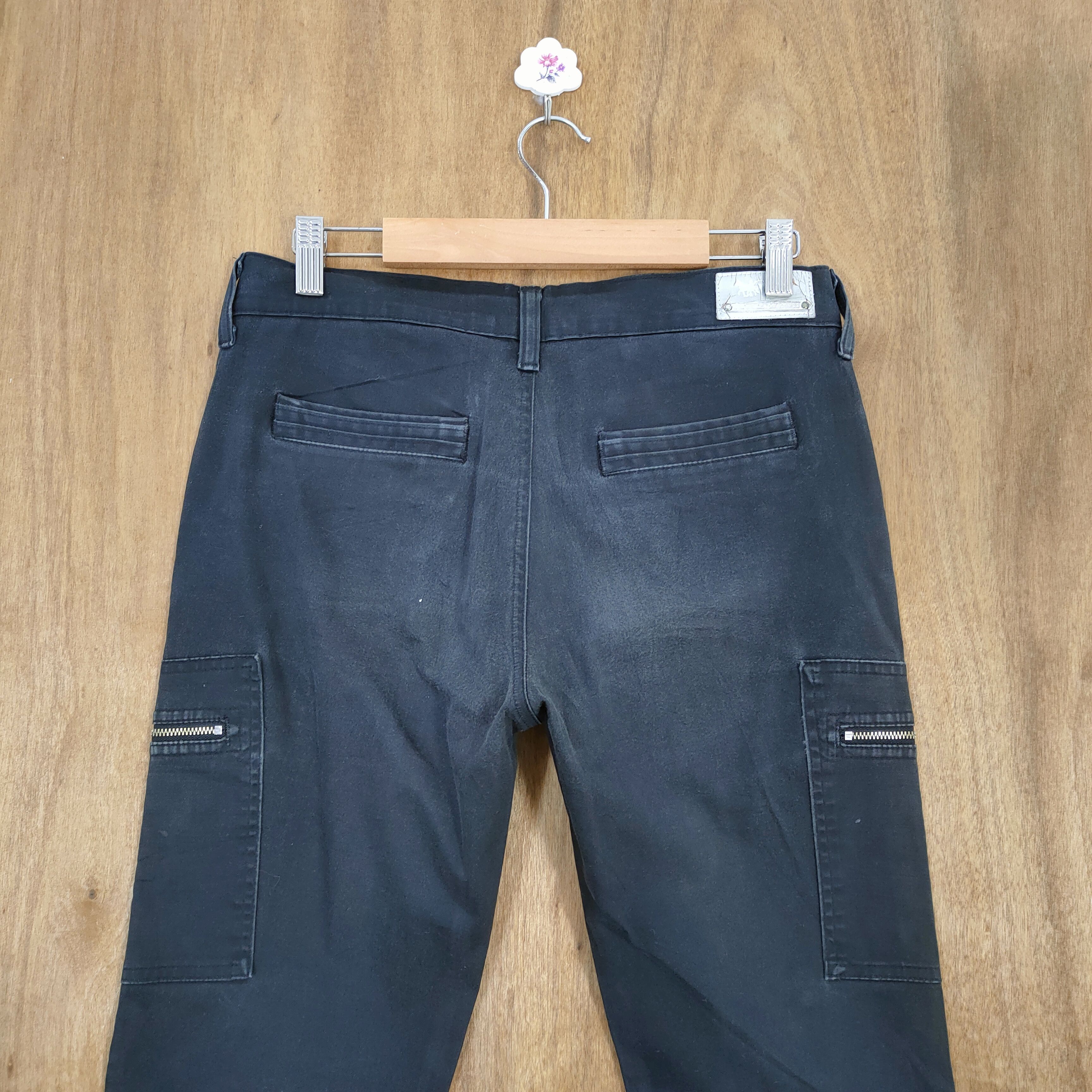 Japanese Brand × Levi's × Vintage VINTAGE LEVI'S LADY BOOTCUT BLACK WOMEN CARGO PANTS Size US 29 - 8 Thumbnail