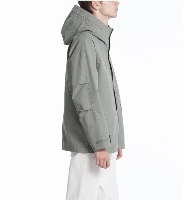 Lemaire Lemaire X Uniqlo Waterproof Jacket Olive Color with Hoodies Size US L / EU 52-54 / 3 - 12 Thumbnail