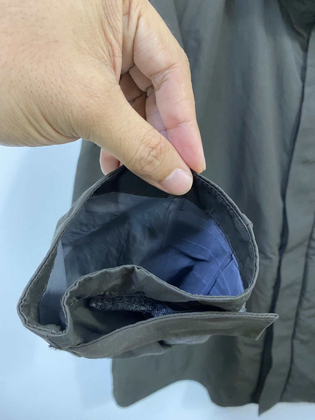 Lemaire Lemaire X Uniqlo Waterproof Jacket Olive Color with Hoodies Size US L / EU 52-54 / 3 - 8 Thumbnail