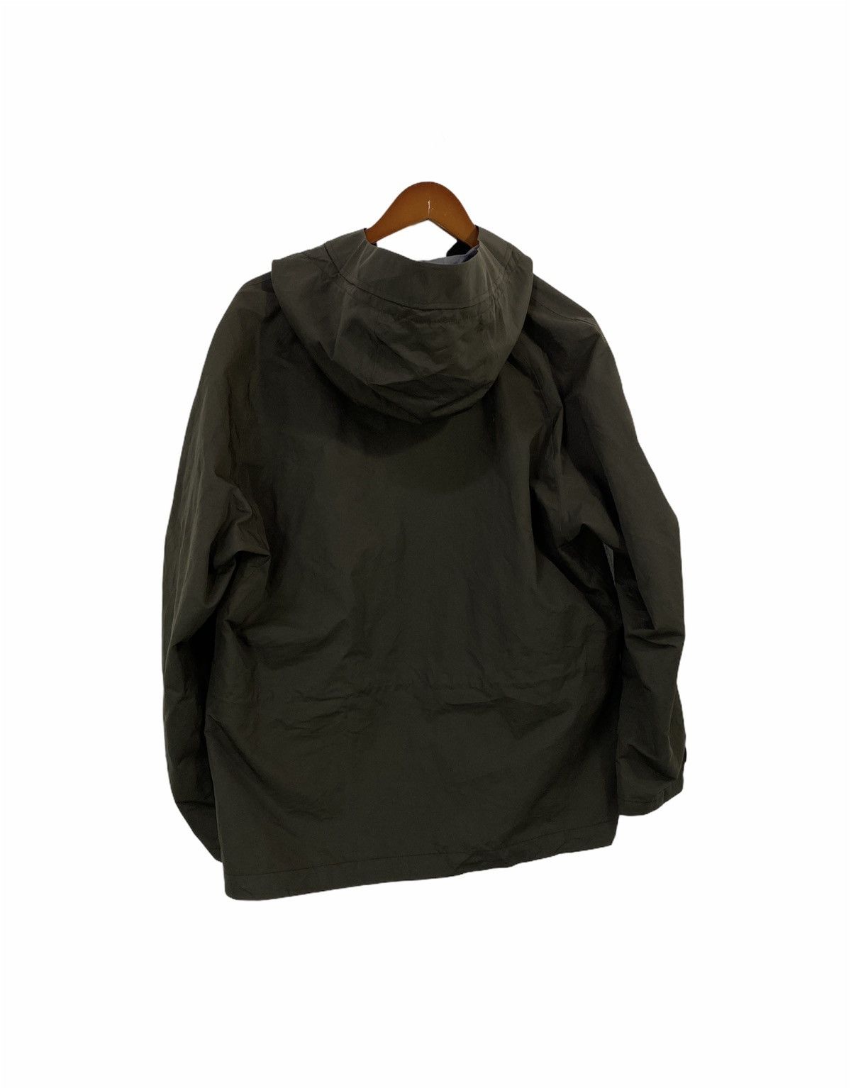 Lemaire Lemaire X Uniqlo Waterproof Jacket Olive Color with Hoodies Size US L / EU 52-54 / 3 - 2 Thumbnail