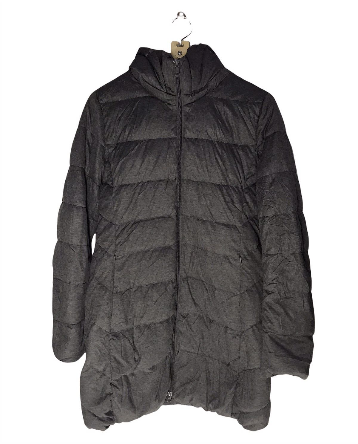 Uniqlo Ladies Puffer jacket With hoodie by Uniqlo Size M / US 6-8 / IT 42-44 - 1 Thumbnail