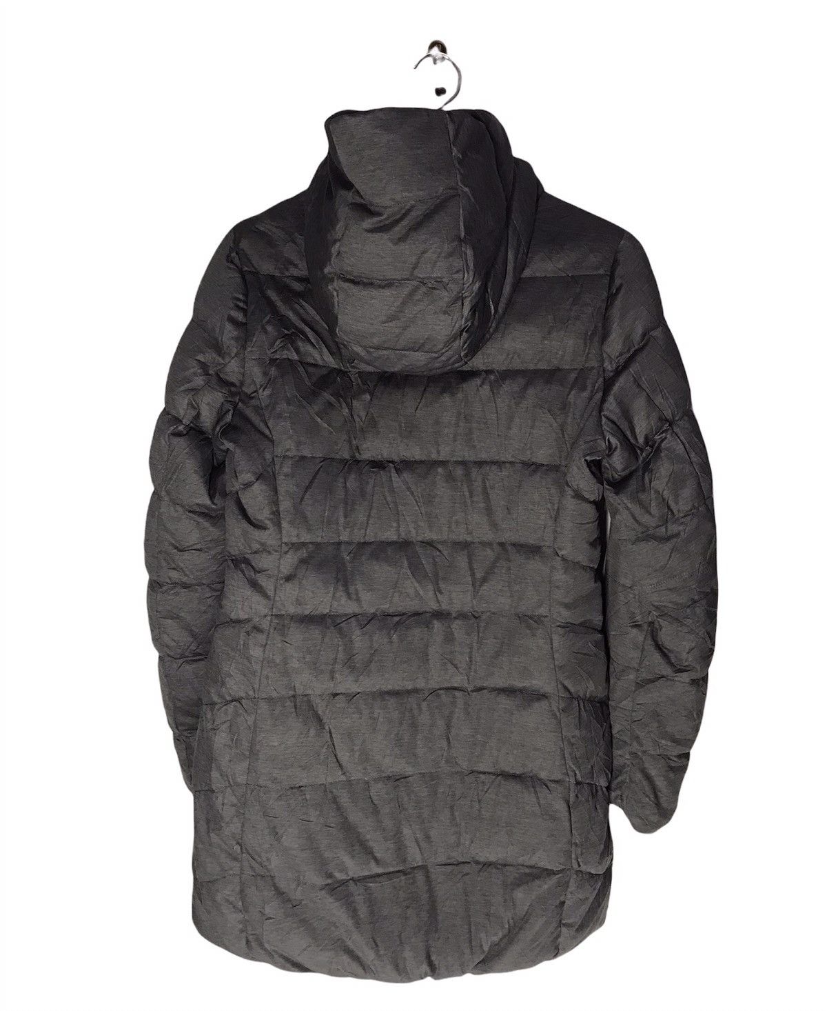 Uniqlo Ladies Puffer jacket With hoodie by Uniqlo Size M / US 6-8 / IT 42-44 - 2 Thumbnail