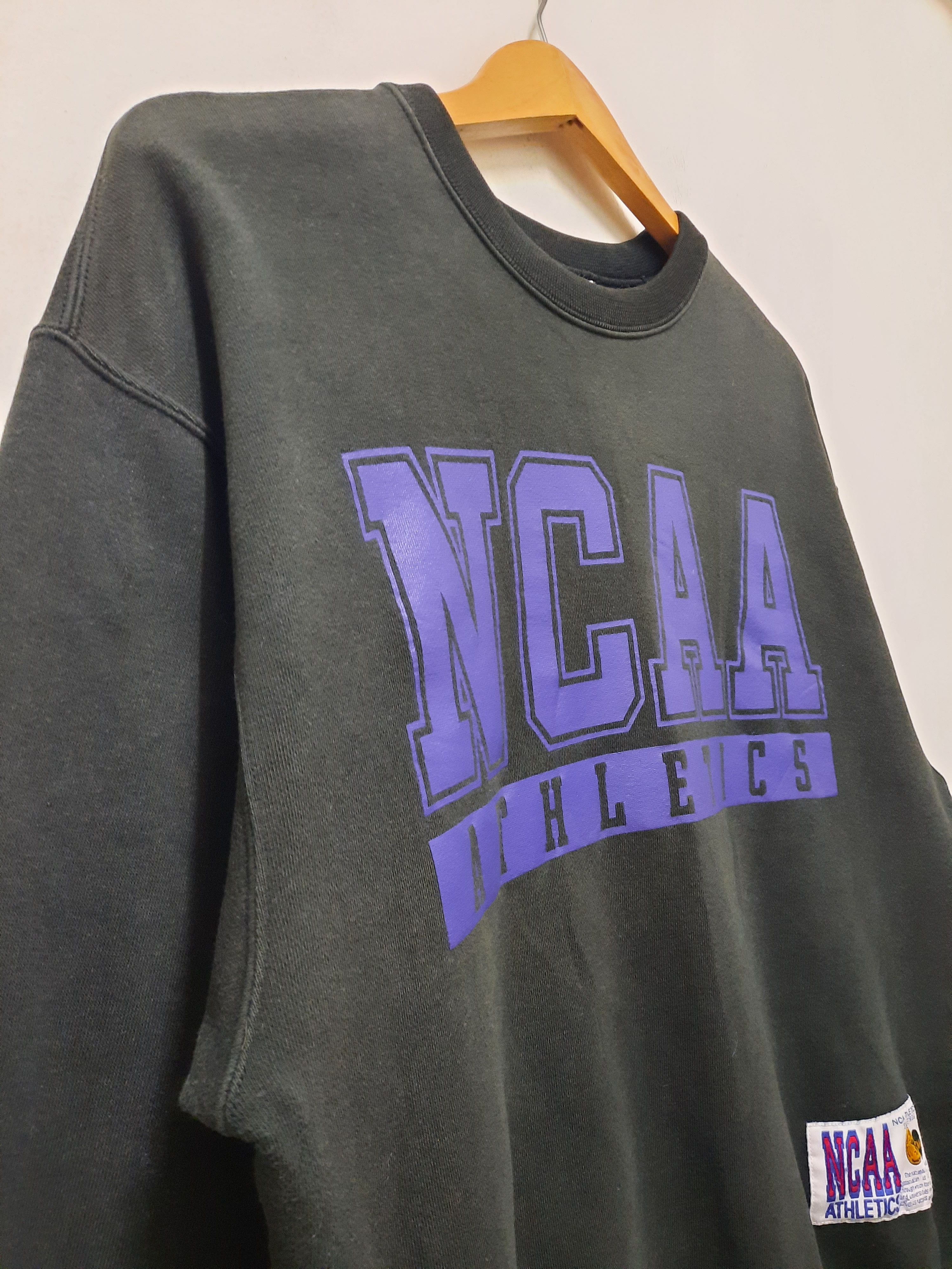 NCAA VINTAGE NCAA SWEATSHIRT CREWNECK PULLOVER Size US M / EU 48-50 / 2 - 3 Thumbnail