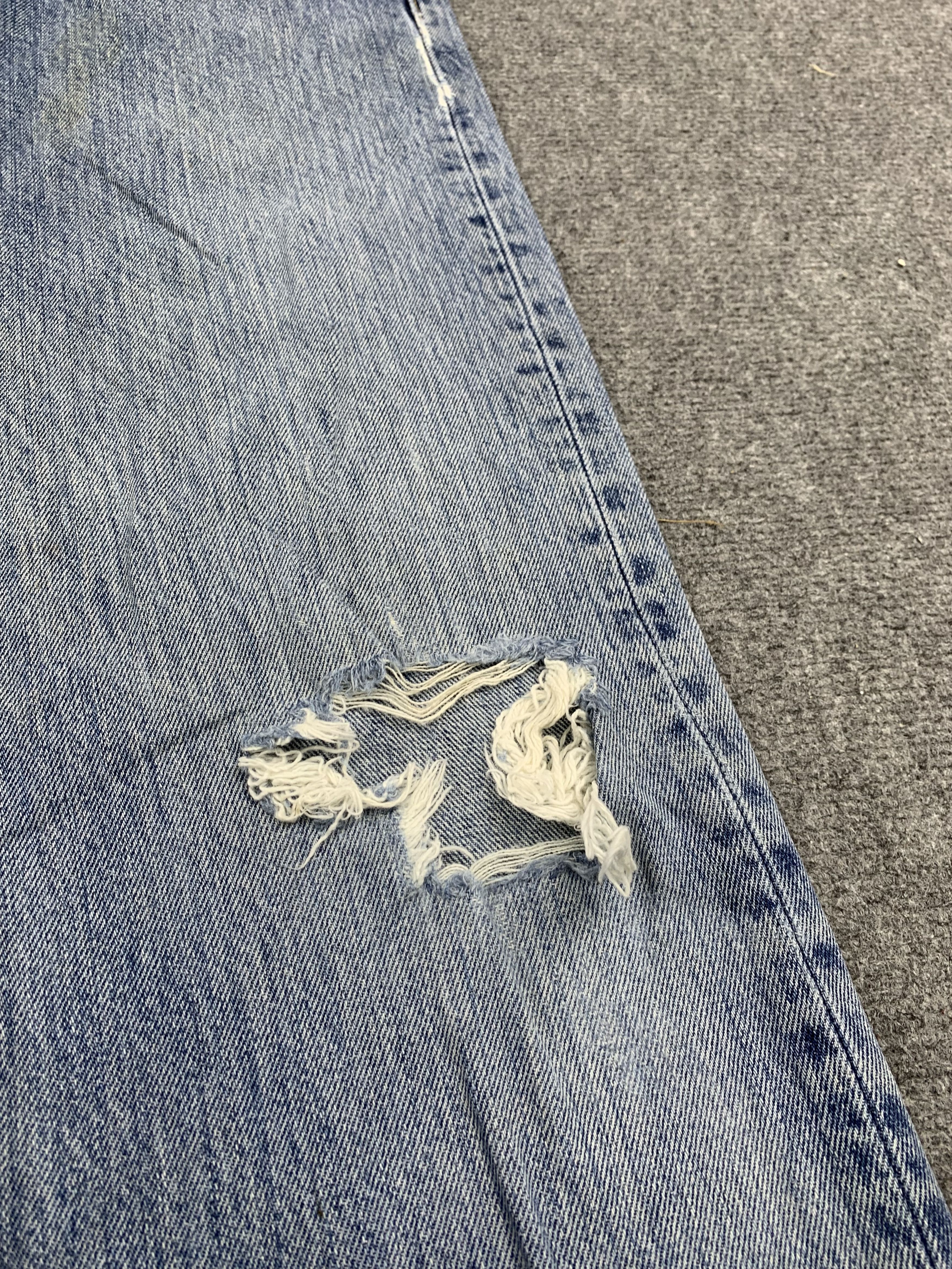 Levi's Vintage Levis 501 Light Wash Distressed Jeans DP1832 Size US 30 / EU 46 - 11 Thumbnail