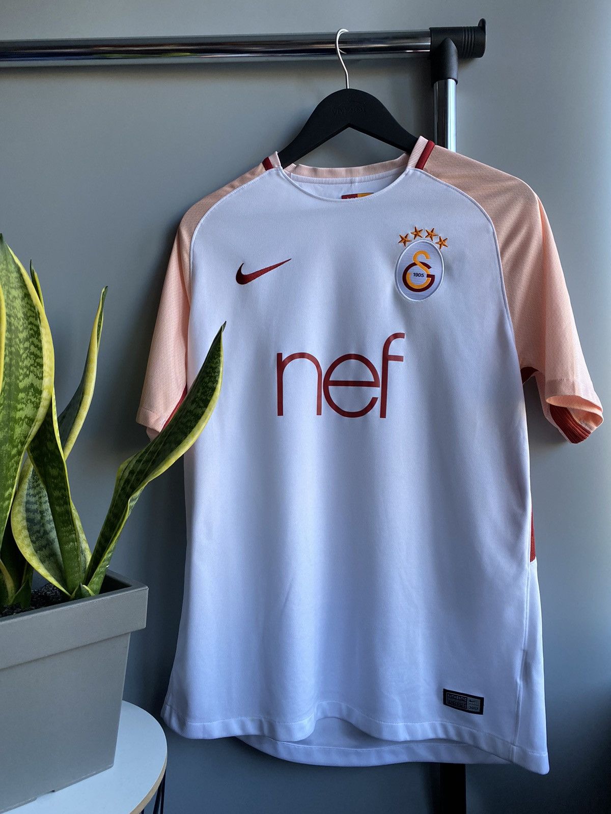 Nike Nike Galatasaray 2017-18 BELHANDA Soccer Jersey Football Size US L / EU 52-54 / 3 - 2 Thumbnail