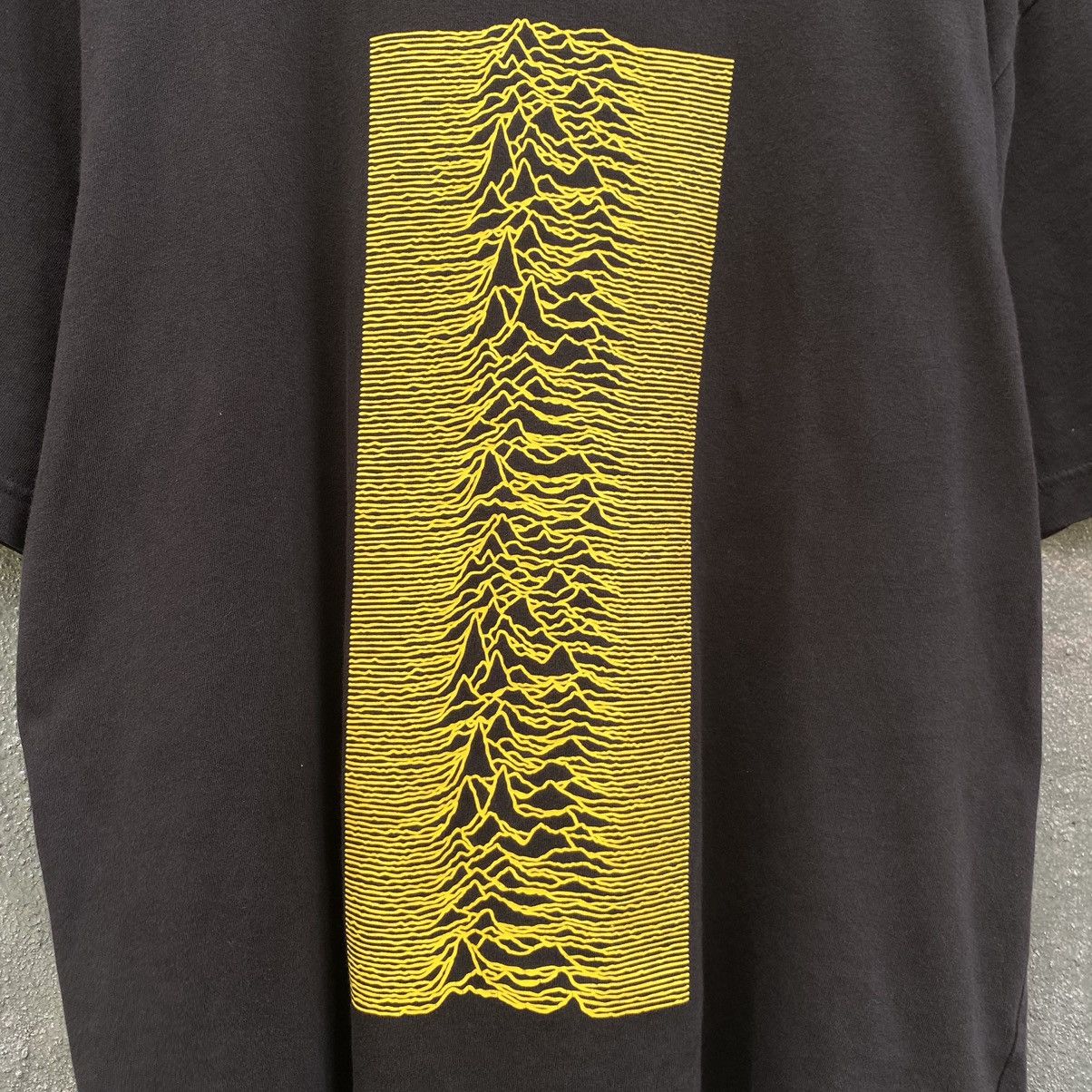 Joy Division Peter Saville and Joy Division x Uniqlo Oversized Tee Size US L / EU 52-54 / 3 - 2 Thumbnail