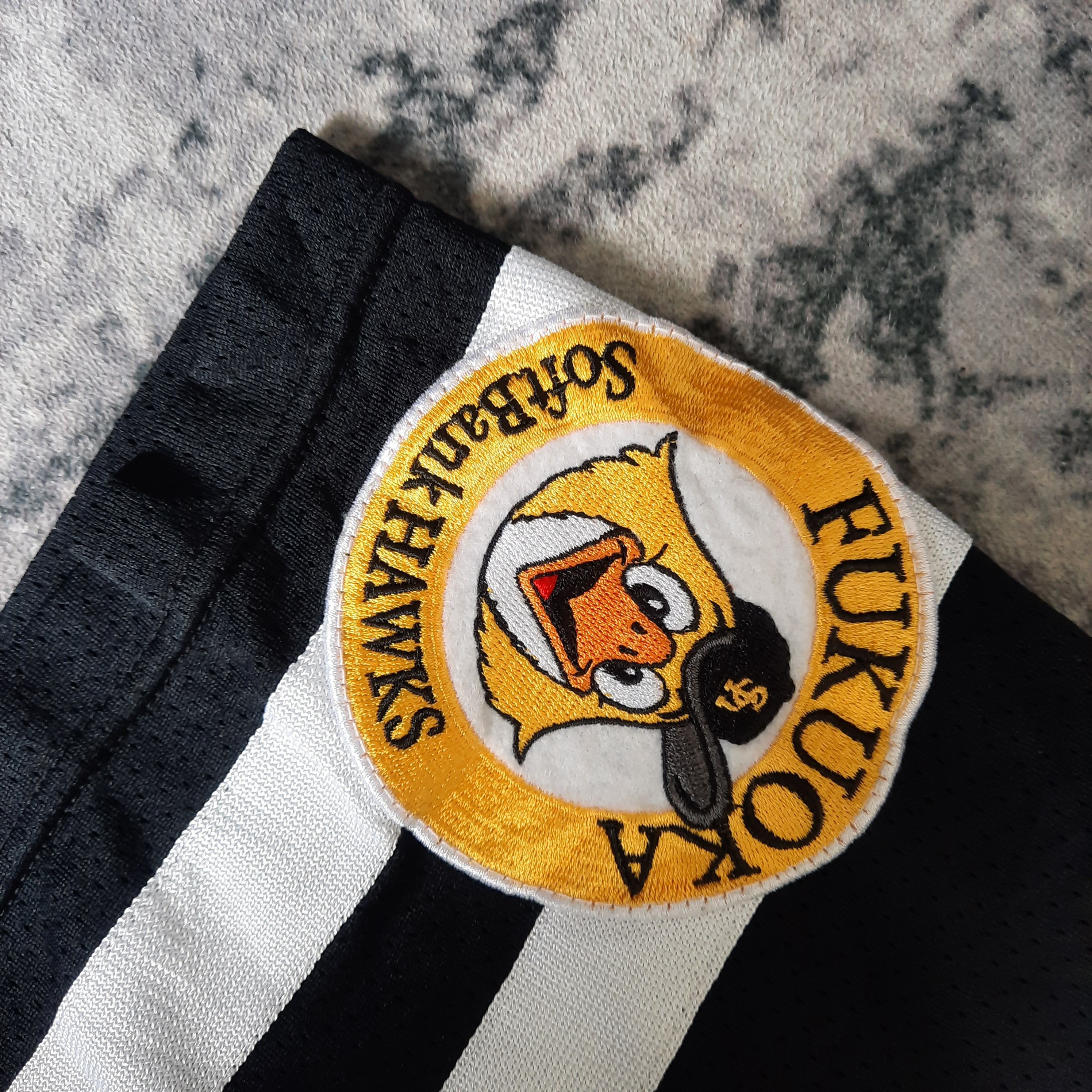 Japanese Brand 🔥Mizuno NPB fokuoka softbank hawks baseball club jersey Size US M / EU 48-50 / 2 - 3 Thumbnail