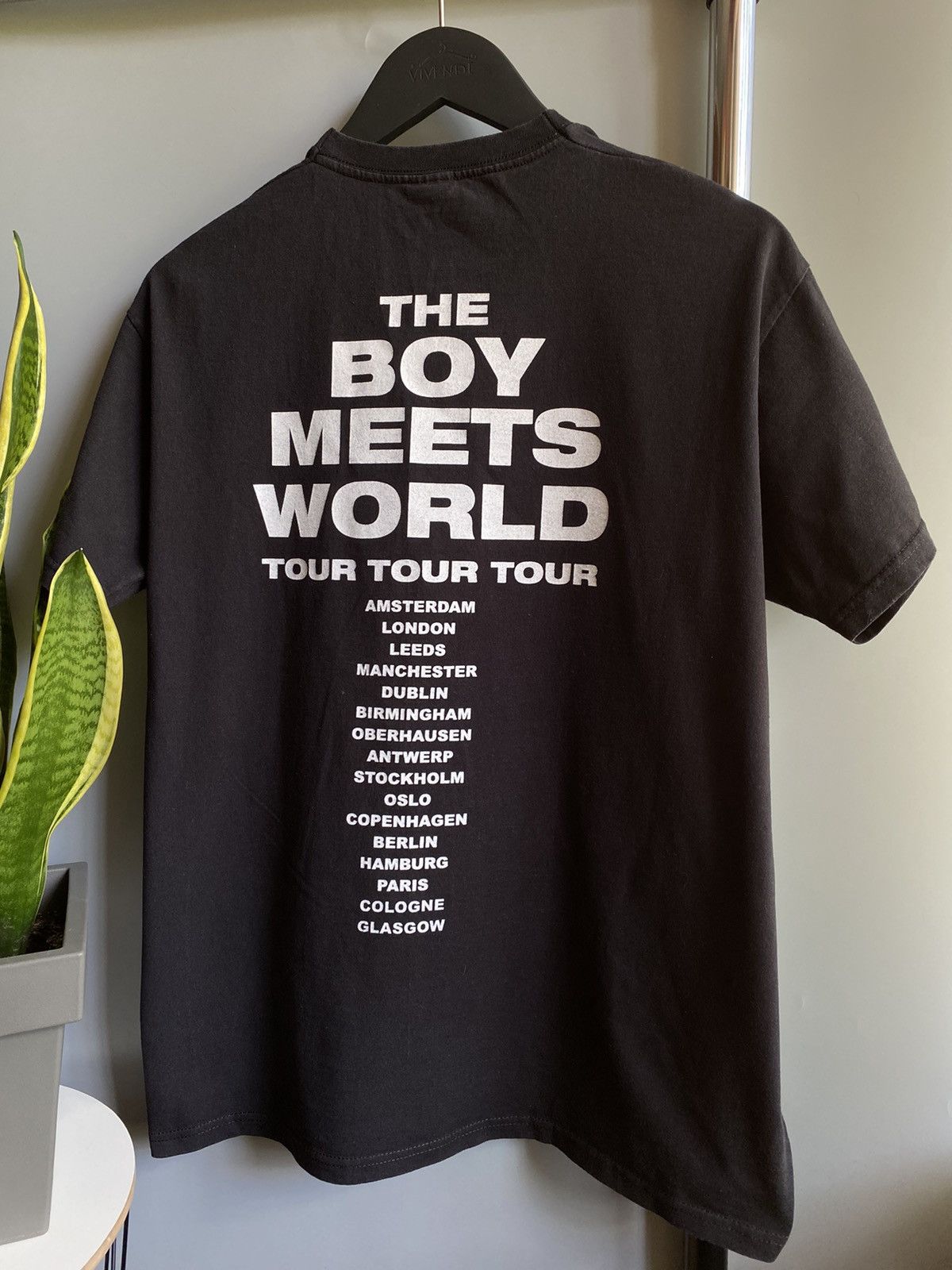 Band Tees 2017 Drake “The Boys Meets World Tour” T shirt Size US L / EU 52-54 / 3 - 13 Thumbnail