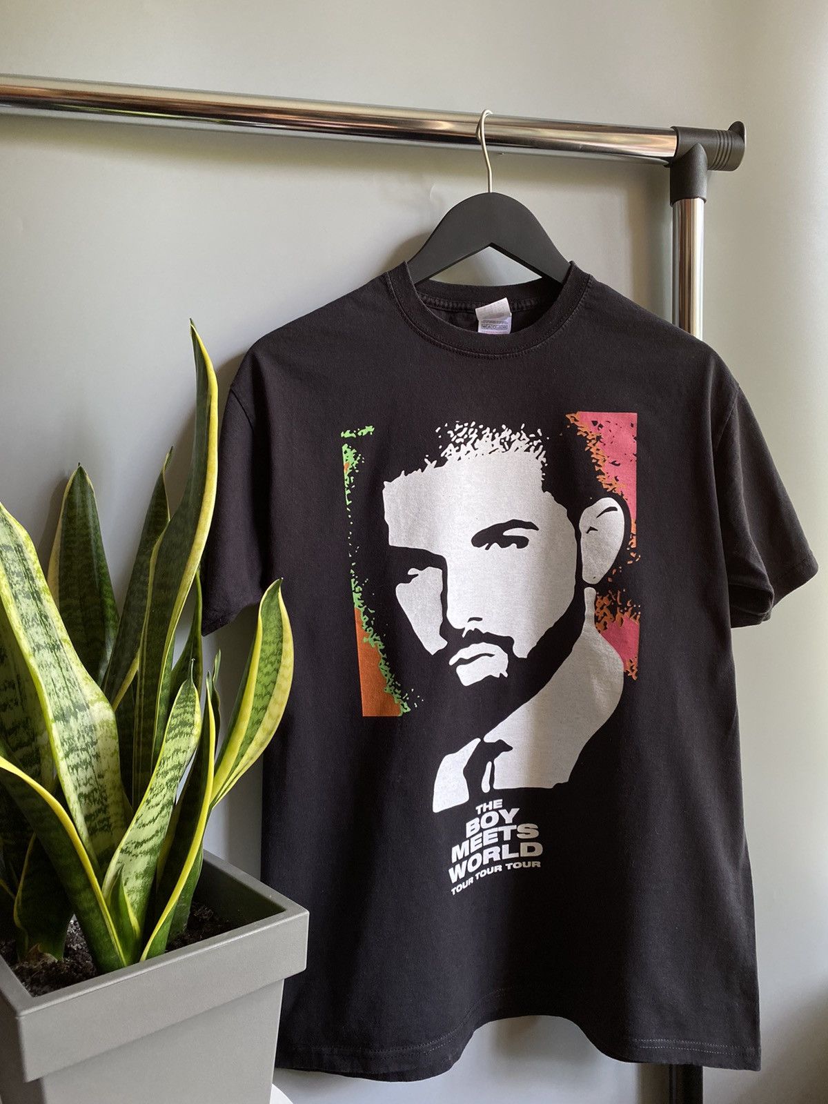Band Tees 2017 Drake “The Boys Meets World Tour” T shirt Size US L / EU 52-54 / 3 - 3 Thumbnail