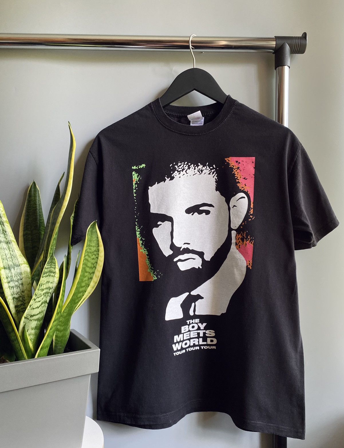 Band Tees 2017 Drake “The Boys Meets World Tour” T shirt Size US L / EU 52-54 / 3 - 1 Thumbnail