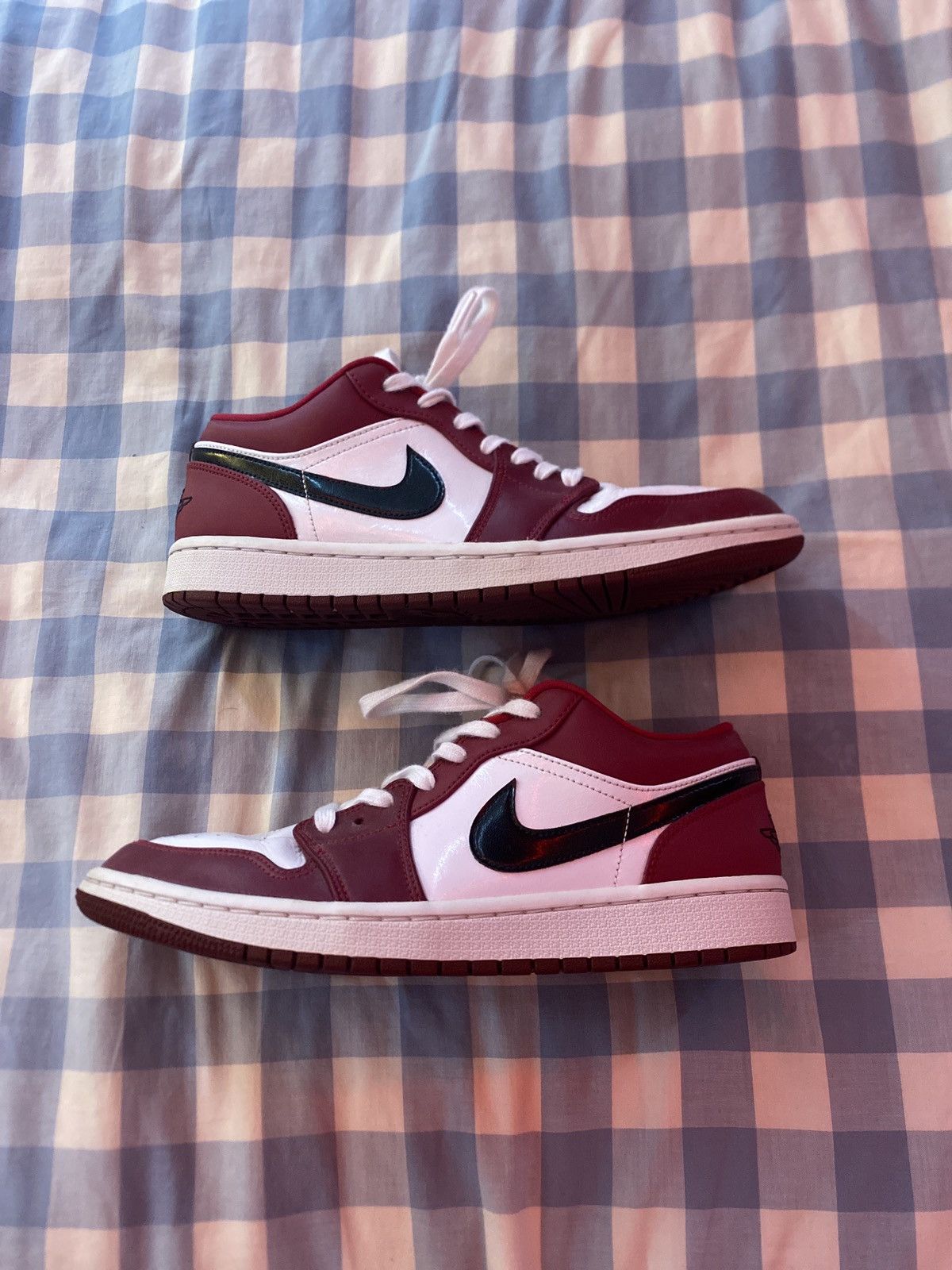 Air Jordan low 'Noble Red'