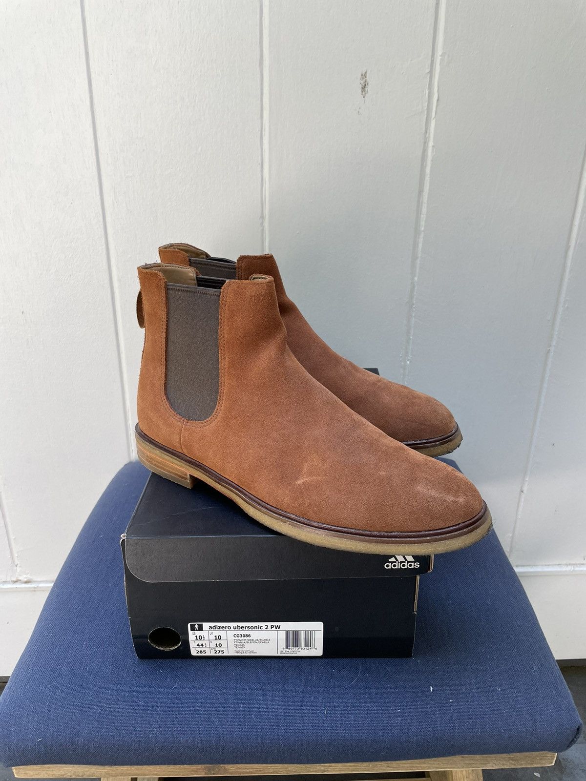 Clarks Men\'s Tan Suede Chelsea Boots Leather & Suede Chelsea Boots for Men | Clarks main image 2