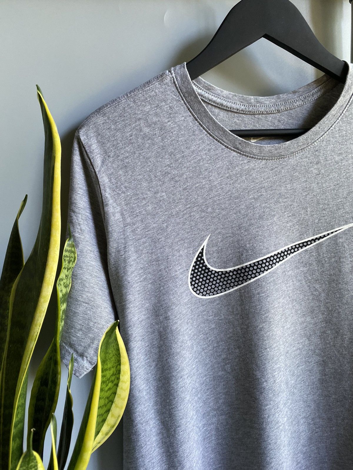 Nike × Vintage Nike Big Swoosh Logo T Shirt Size US L / EU 52-54 / 3 - 4 Thumbnail