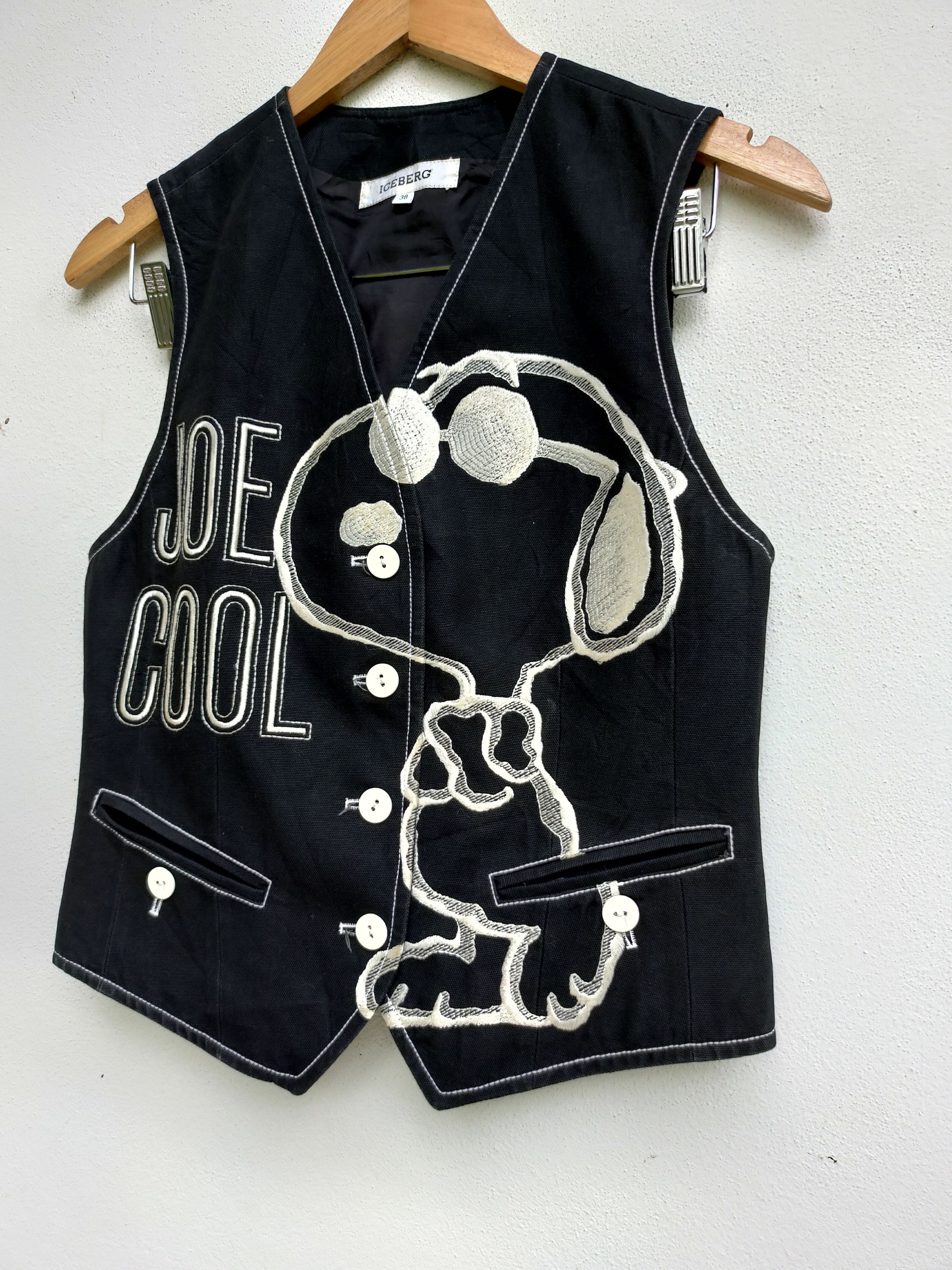 Iceberg × Peanuts Iceberg X United Feature Syndicate 'Joe Cool' Size US XS / EU 42 / 0 - 2 Thumbnail