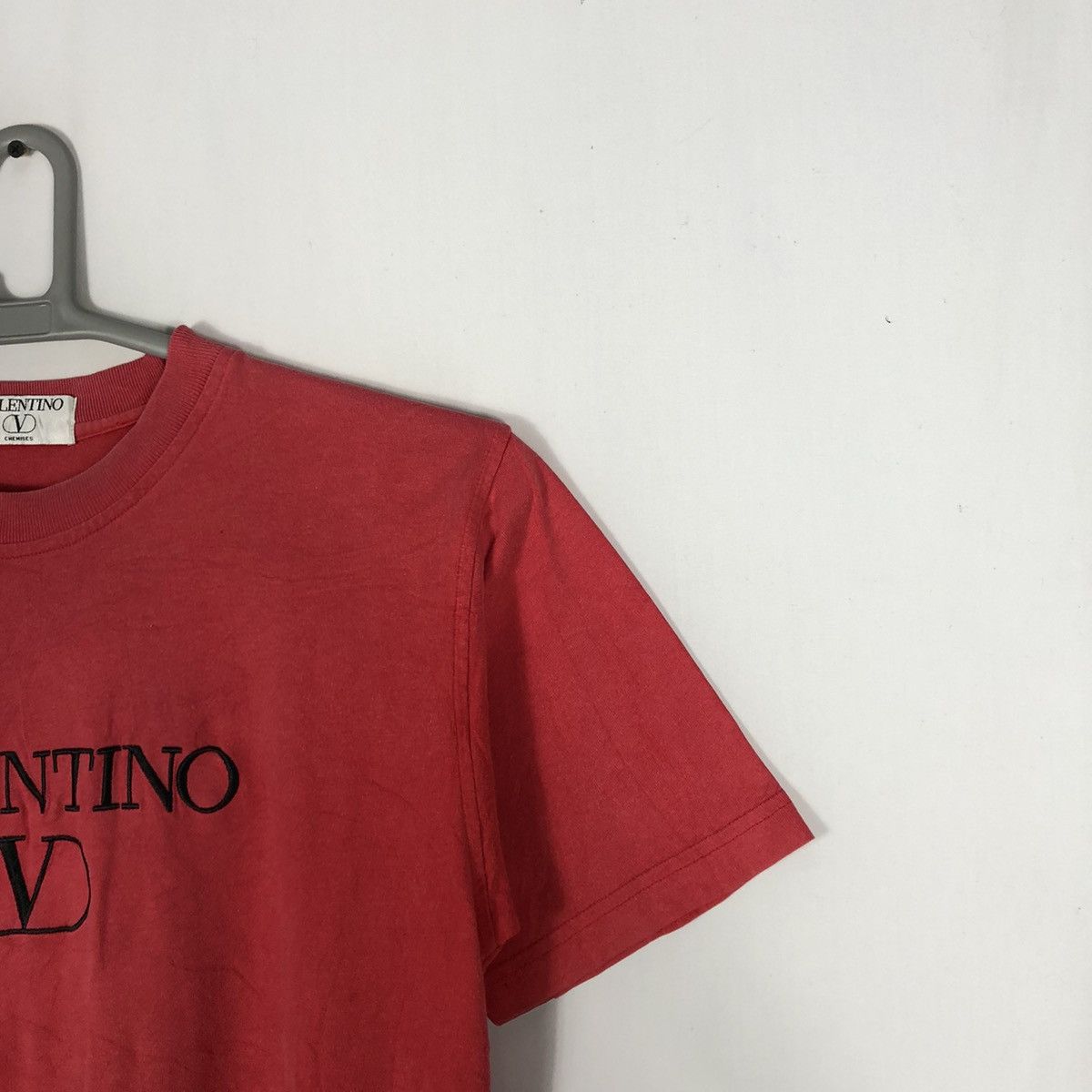 Valentino ❤️Authentic❤️Vintage Valentino Embroidery Logo Spellout Tee Size US M / EU 48-50 / 2 - 5 Thumbnail