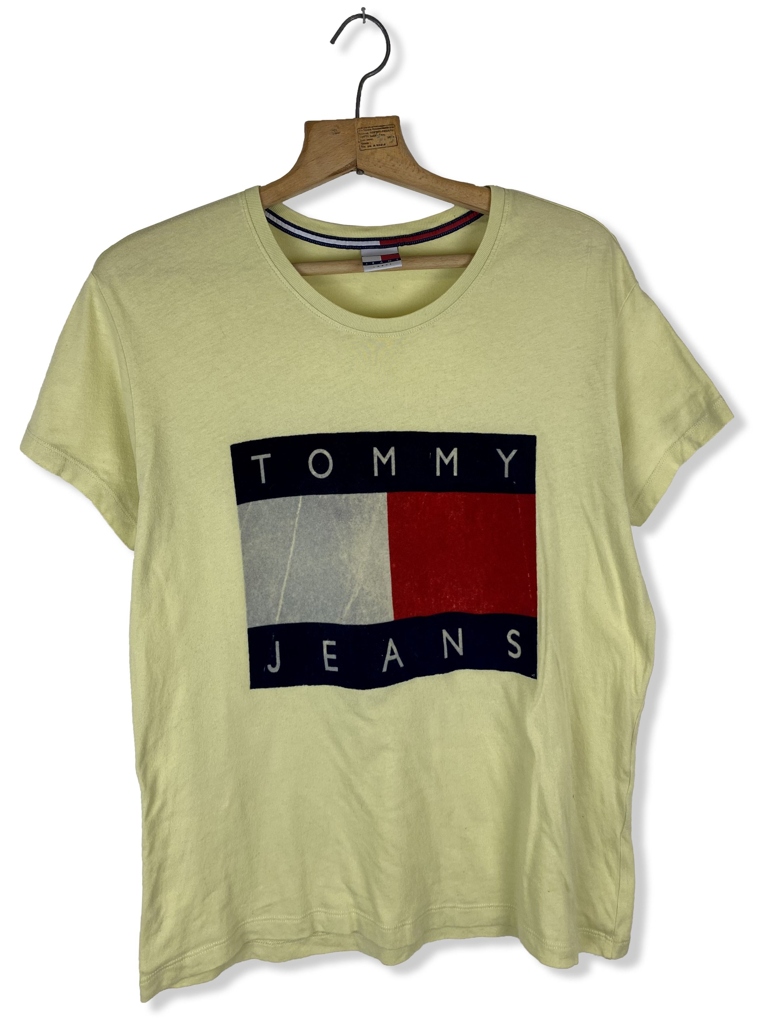 Tommy Jeans Vintage TOMMY HILFIGER Yellow Big Logo T-Shirt M311 Size US M / EU 48-50 / 2 - 1 Thumbnail