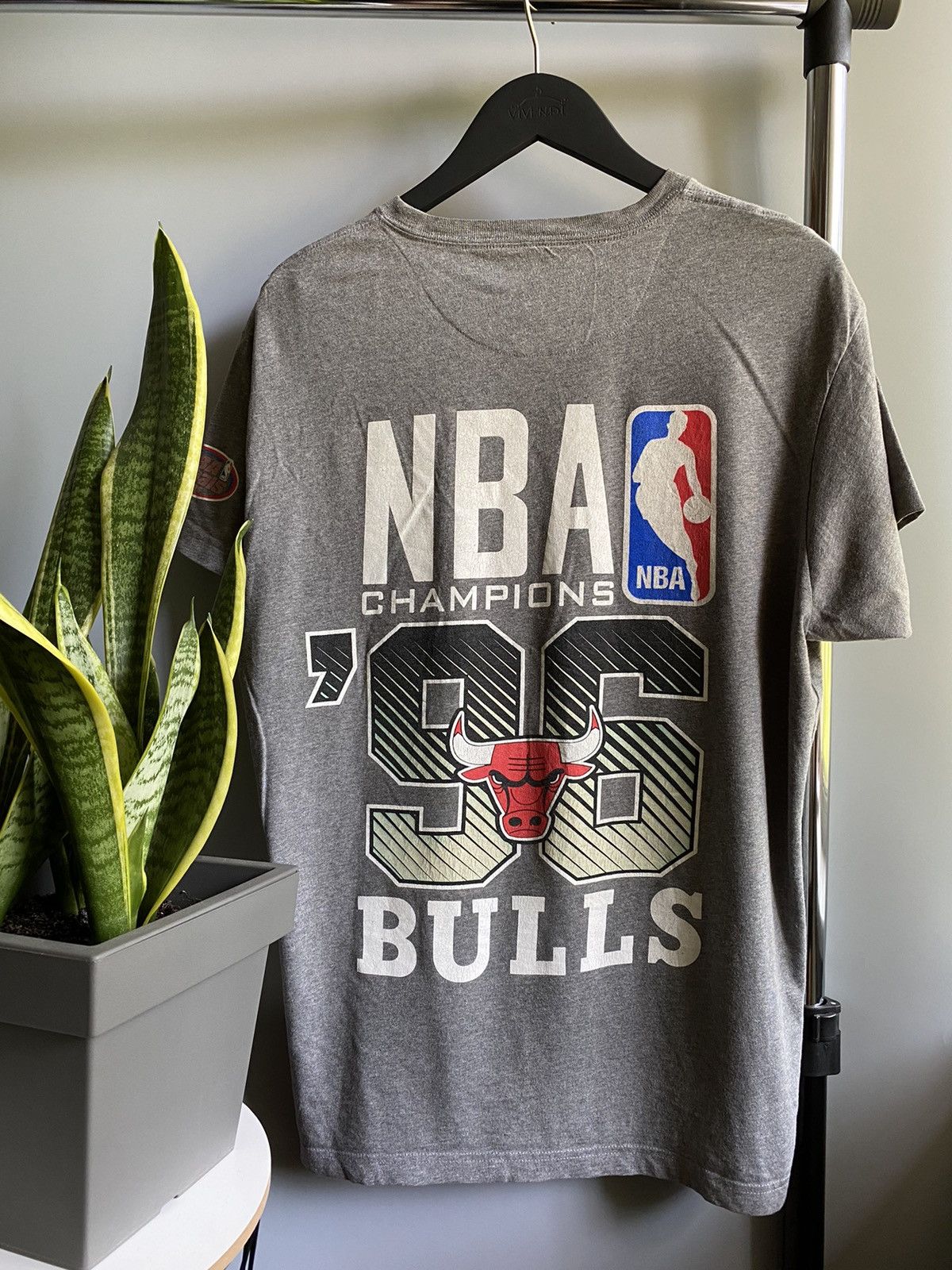 Mitchell & Ness × NBA Mitchell&Ness Chicago Bulls 1996 NBA Champions T Shirt Size US M / EU 48-50 / 2 - 9 Thumbnail