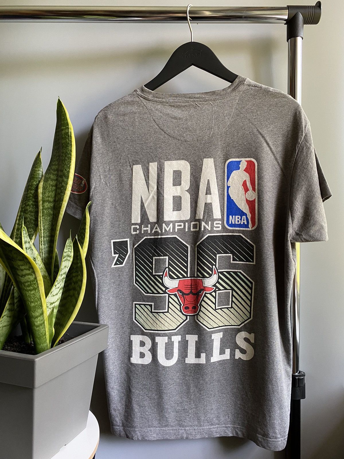Mitchell & Ness × NBA Mitchell&Ness Chicago Bulls 1996 NBA Champions T Shirt Size US M / EU 48-50 / 2 - 1 Thumbnail