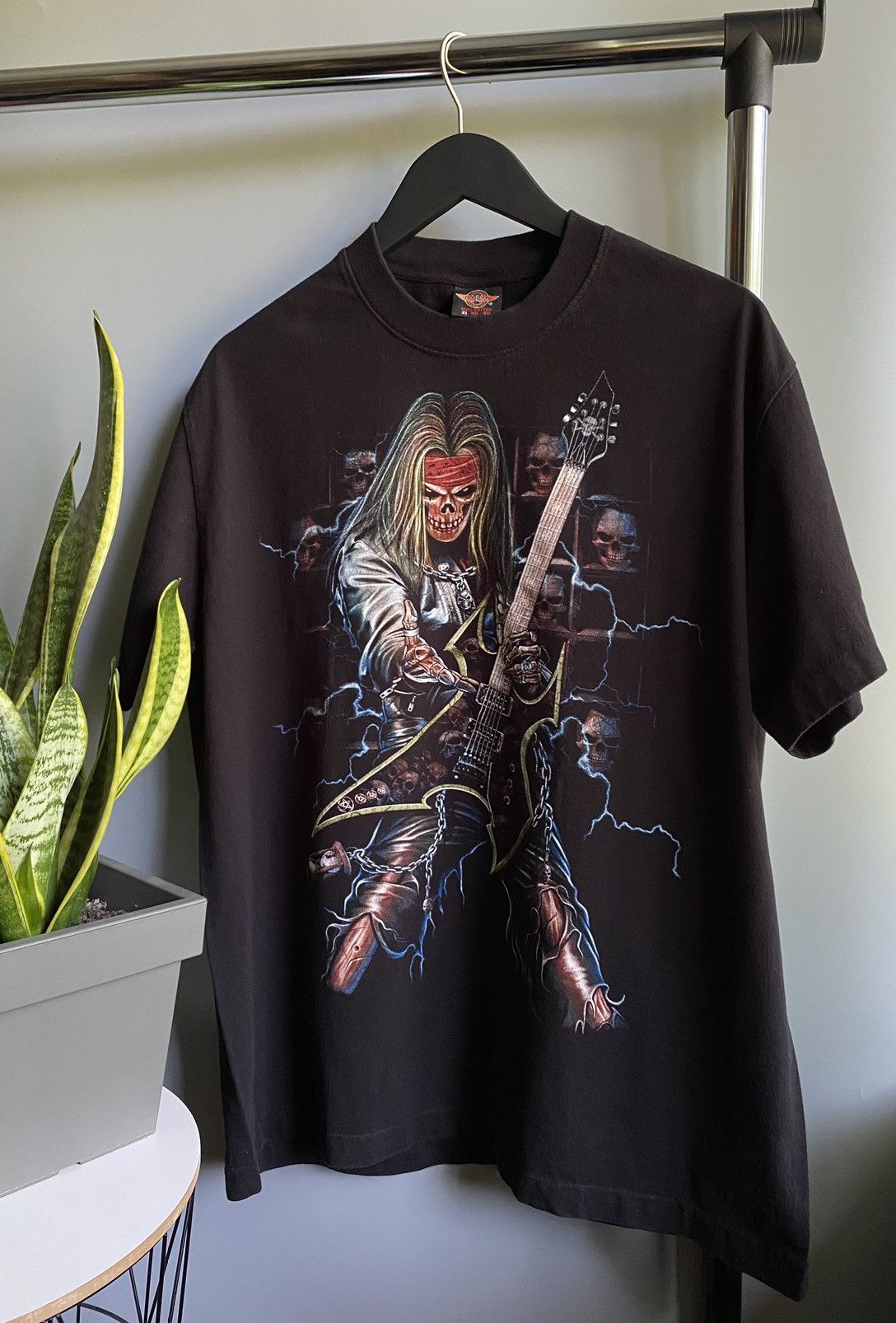 Band Tees Vintage 90s Skeleton Guitar Player Band T Shirt Size US XL / EU 56 / 4 - 2 Thumbnail