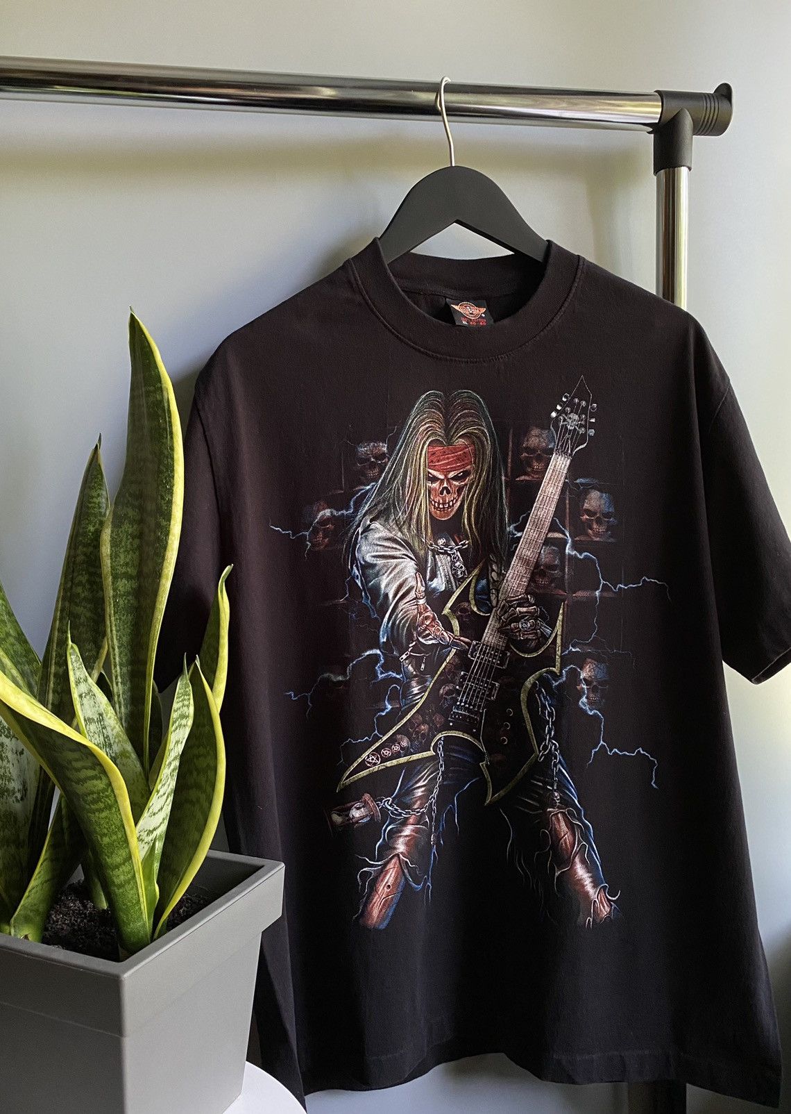 Band Tees Vintage 90s Skeleton Guitar Player Band T Shirt Size US XL / EU 56 / 4 - 3 Thumbnail