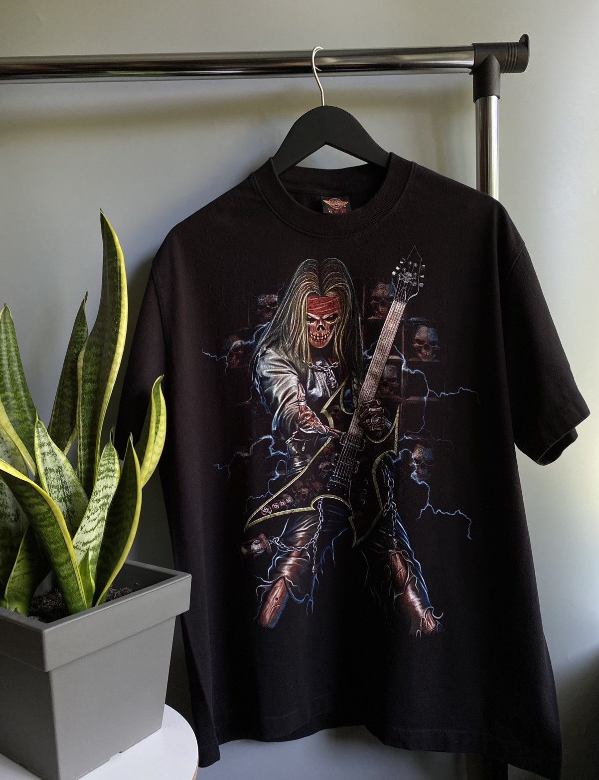 Band Tees Vintage 90s Skeleton Guitar Player Band T Shirt Size US XL / EU 56 / 4 - 1 Thumbnail