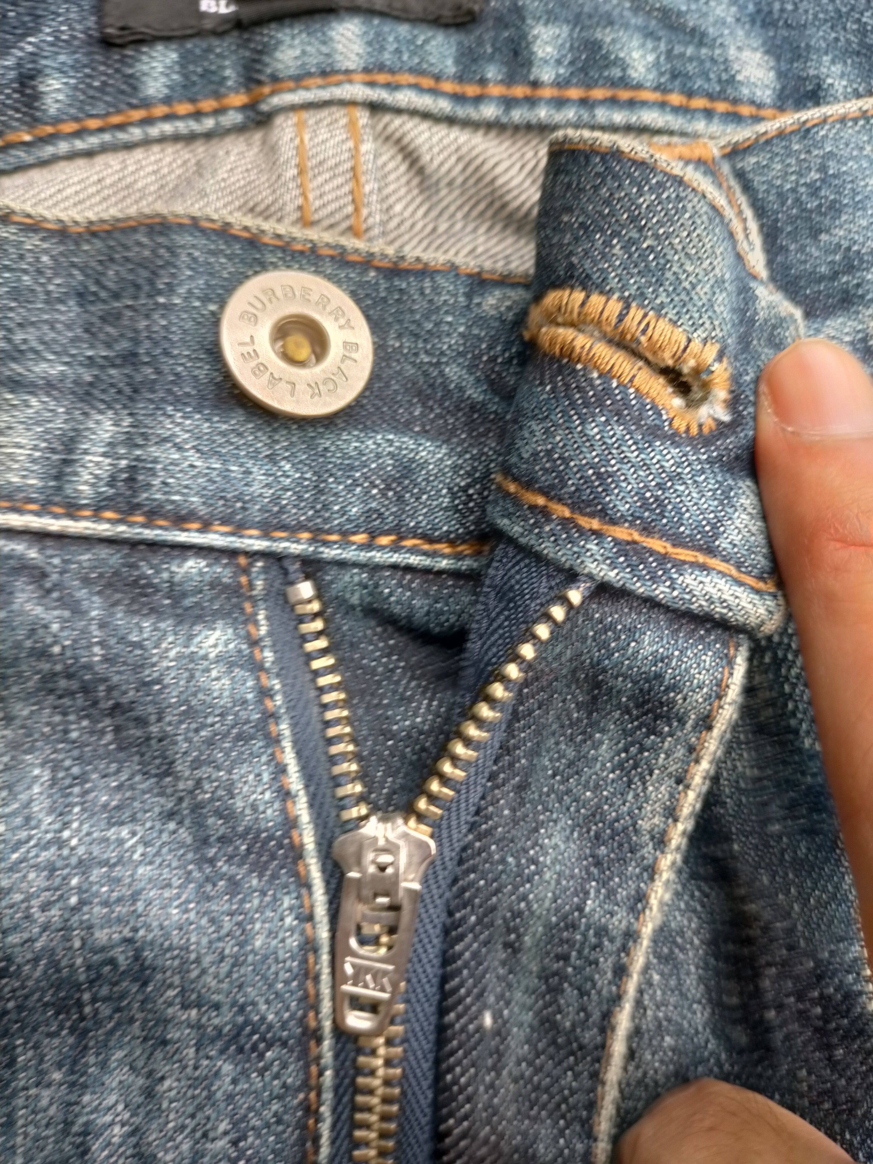 Burberry Burberry Distressed denim pants Size US 32 / EU 48 - 14 Thumbnail