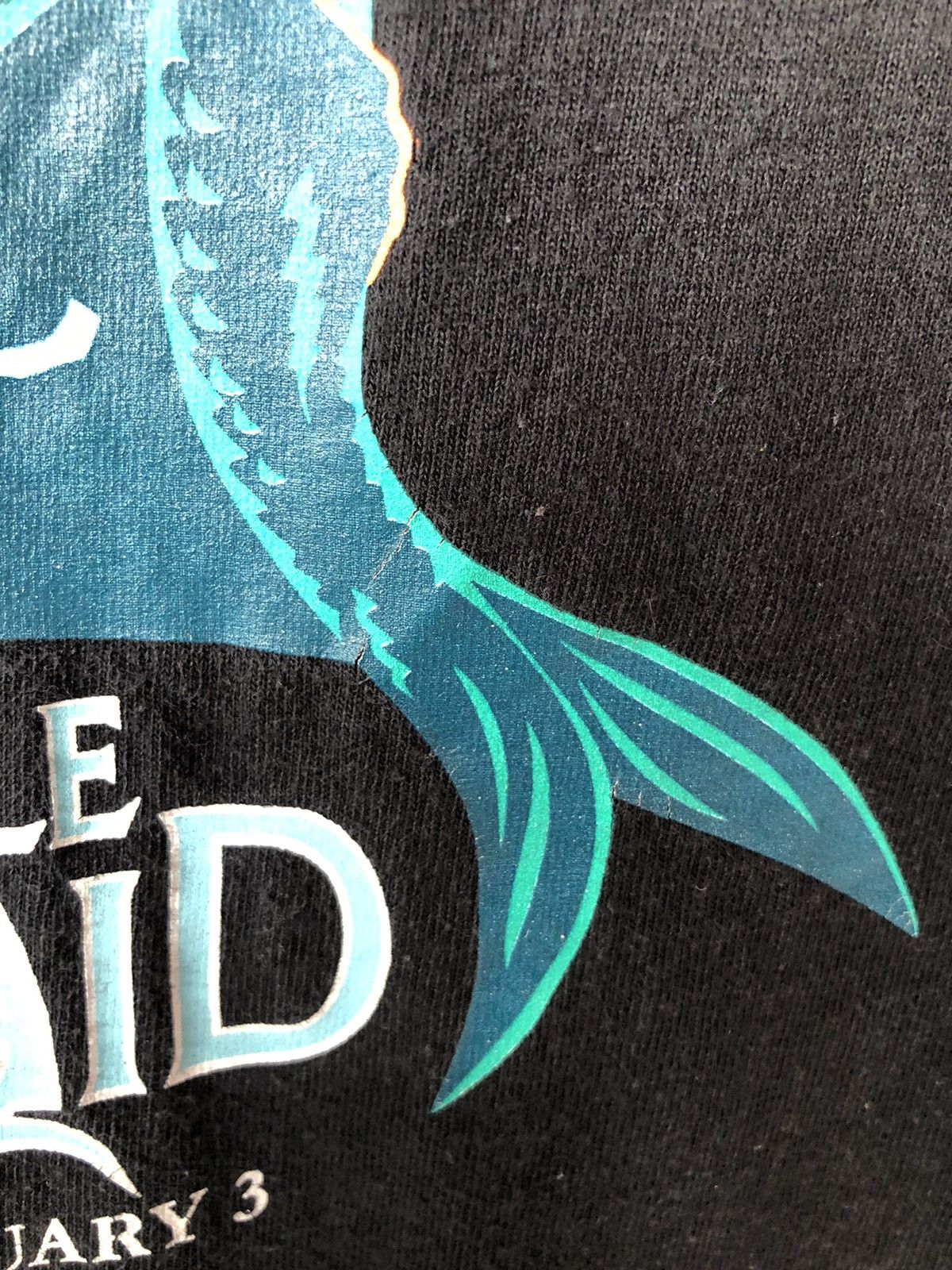 Disney 🔥Very Rare🔥Sunfaded Disney The Little Mermaid CREW Tshirt Size US M / EU 48-50 / 2 - 11 Thumbnail