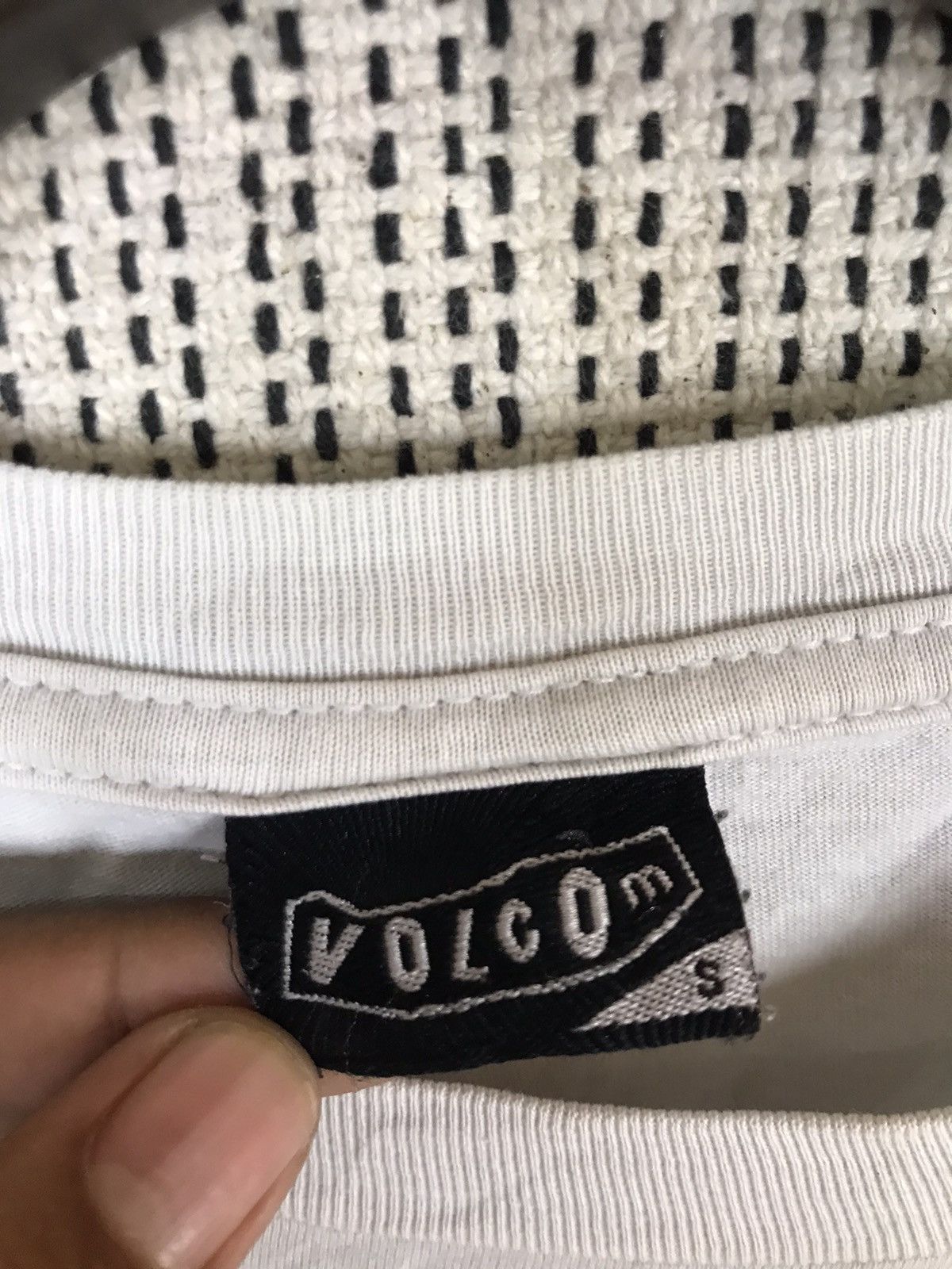 Volcom ‼️VTG VOLCOM MOSTERS DESIGN TSHIRT‼️ Size US S / EU 44-46 / 1 - 3 Thumbnail