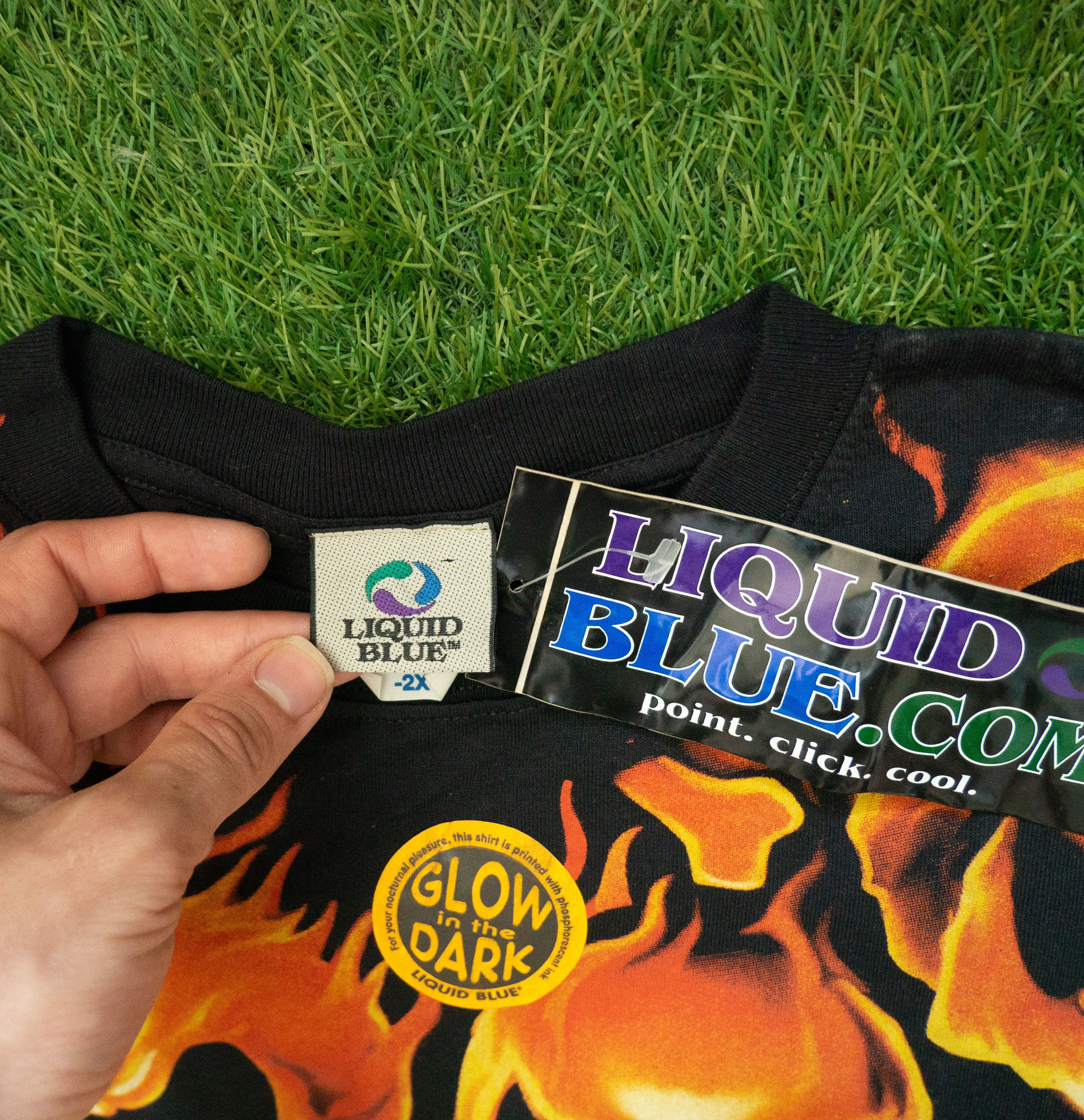 Liquid Blue Vintage Liquid Blue Fiery Skull Pile 2XL T-Shirt NWT Size US XXL / EU 58 / 5 - 6 Thumbnail