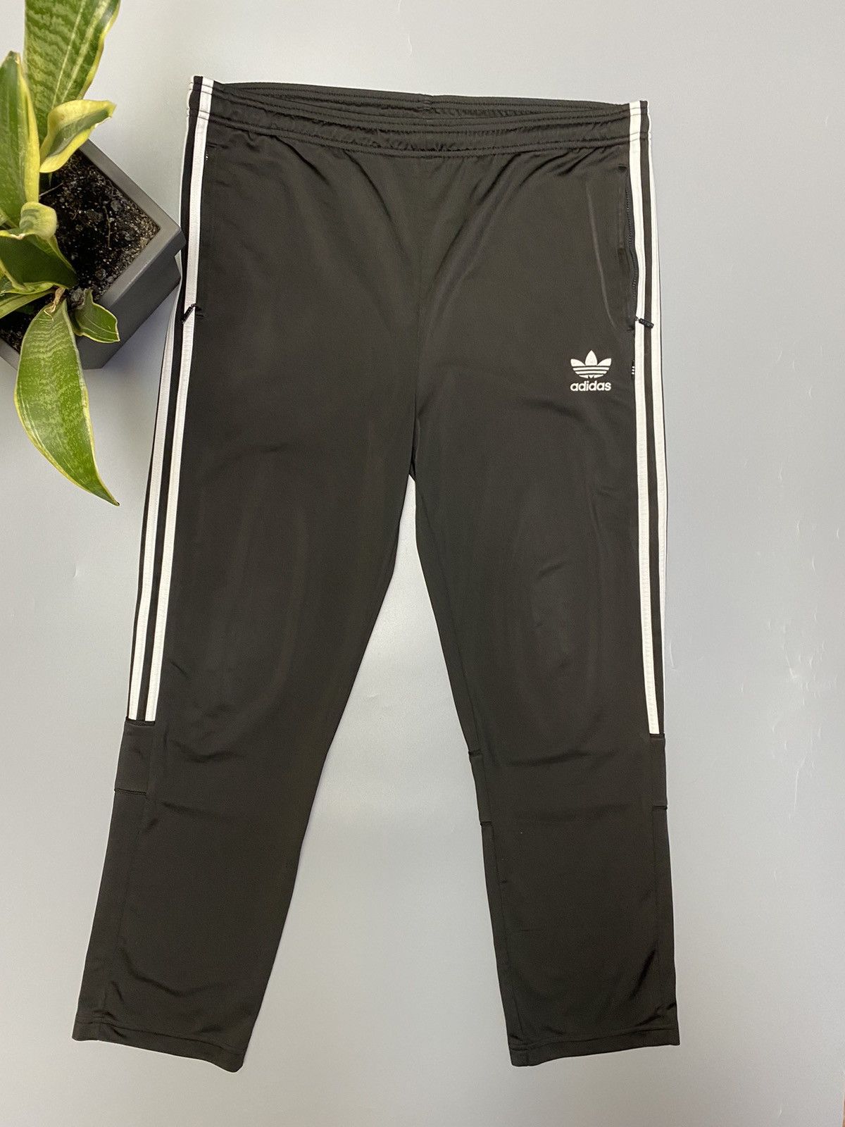Adidas × Vintage Vintage Adidas Black Track Pants Size US 32 / EU 48 - 1 Thumbnail