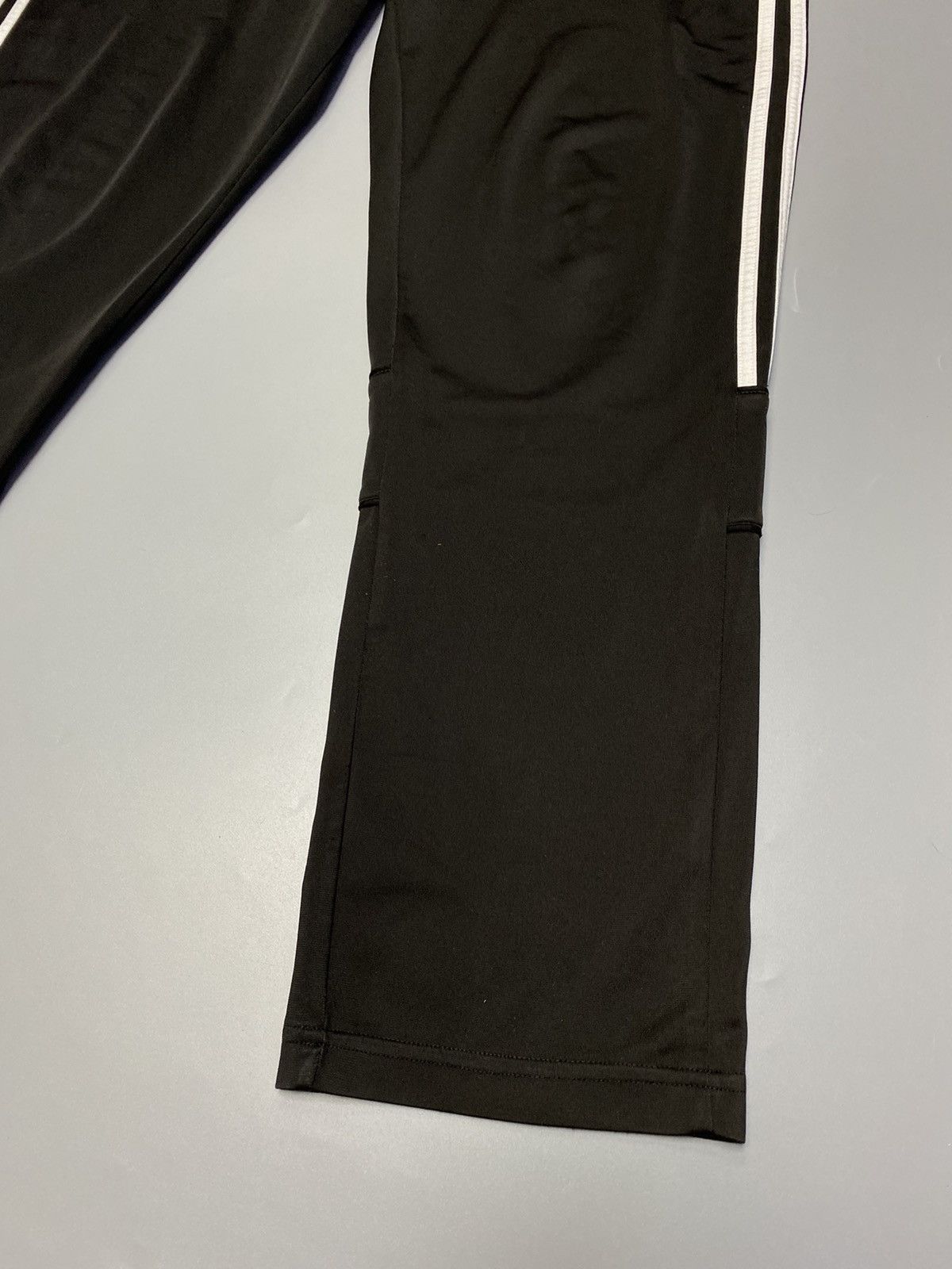 Adidas × Vintage Vintage Adidas Black Track Pants Size US 32 / EU 48 - 8 Thumbnail