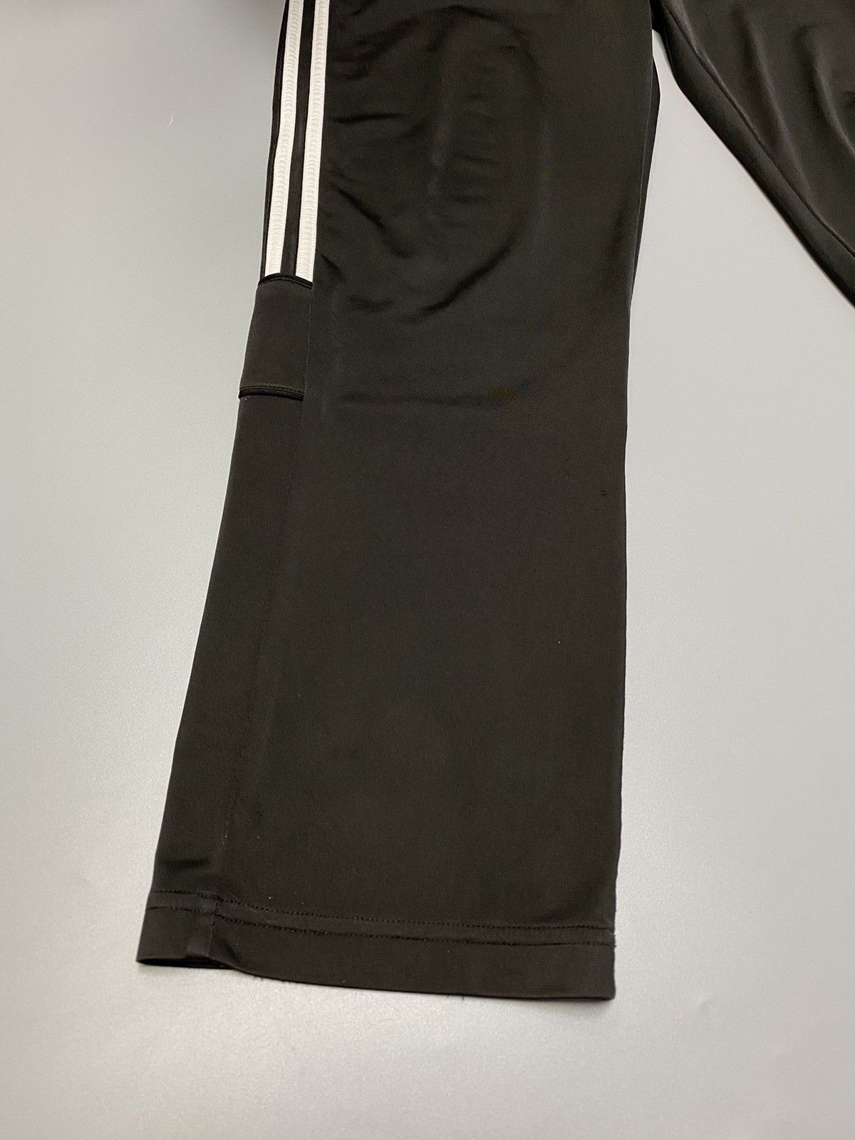 Adidas × Vintage Vintage Adidas Black Track Pants Size US 32 / EU 48 - 7 Thumbnail