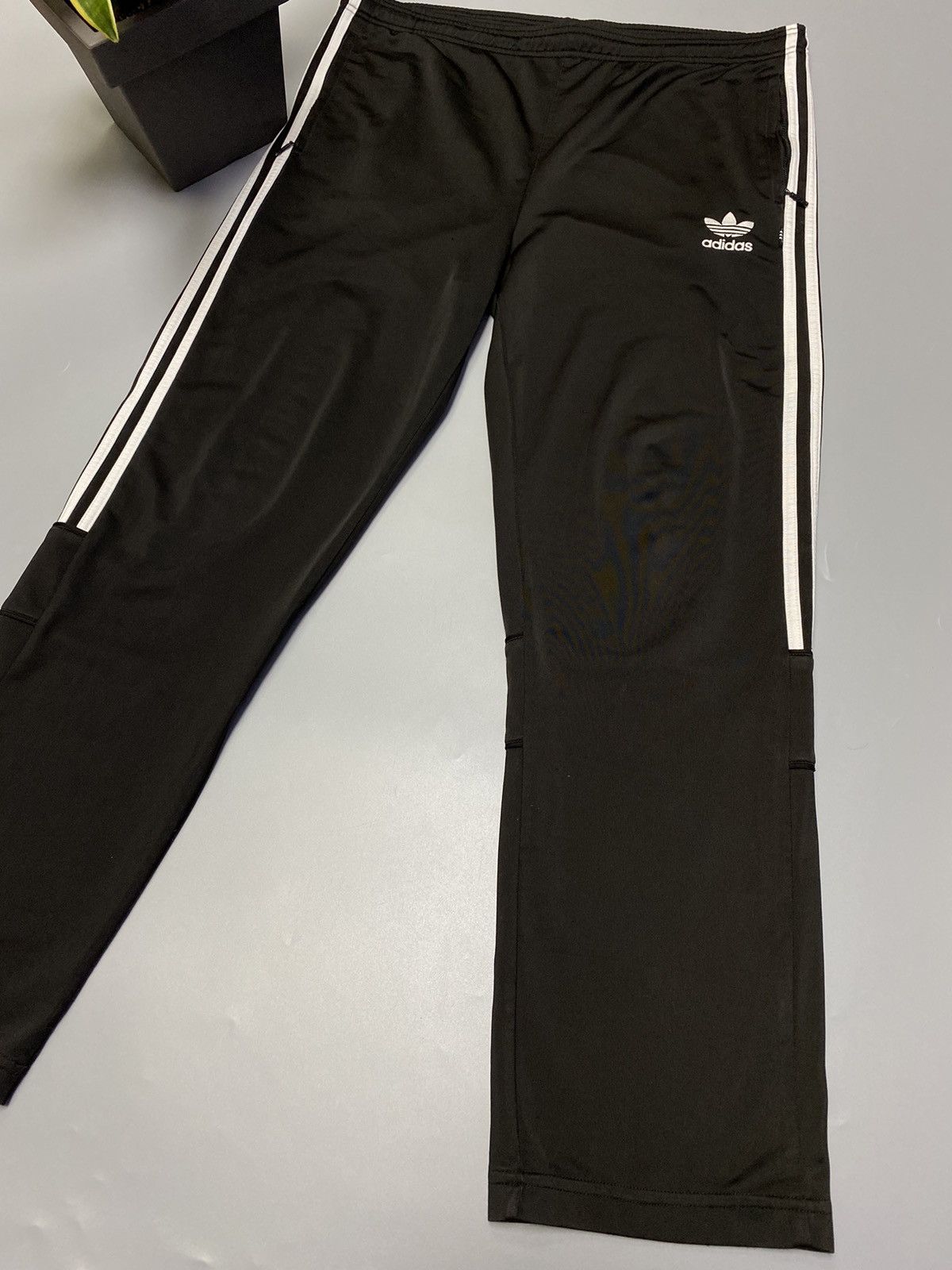 Adidas × Vintage Vintage Adidas Black Track Pants Size US 32 / EU 48 - 4 Thumbnail