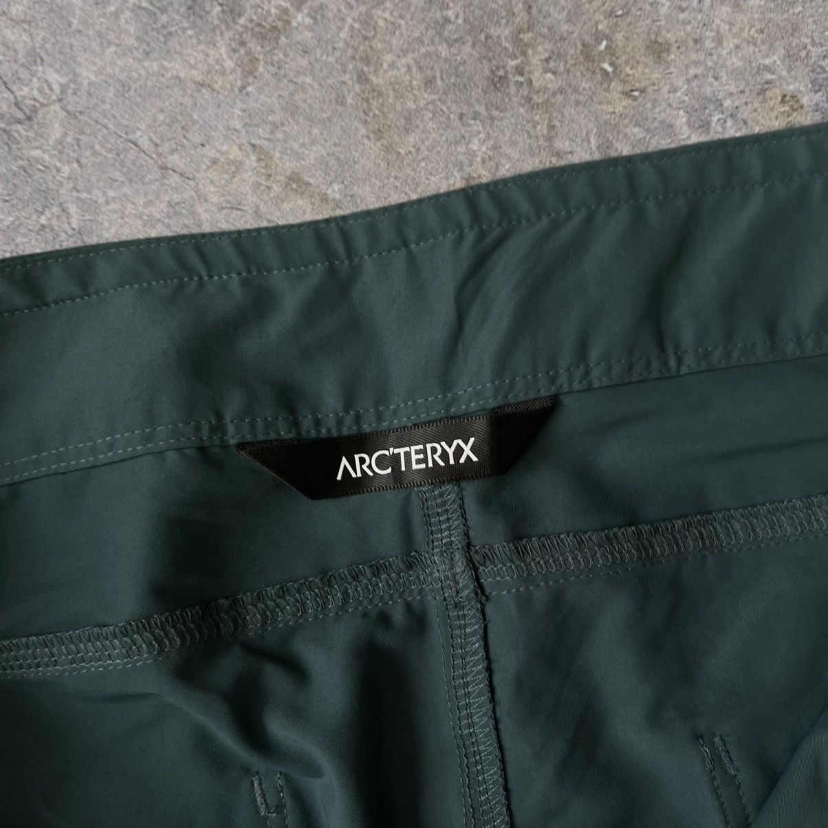 Arc'teryx ARCTERYX CAPRI CARGO PANT WOMENS/MENS XS Size US 30 / EU 46 - 5 Thumbnail