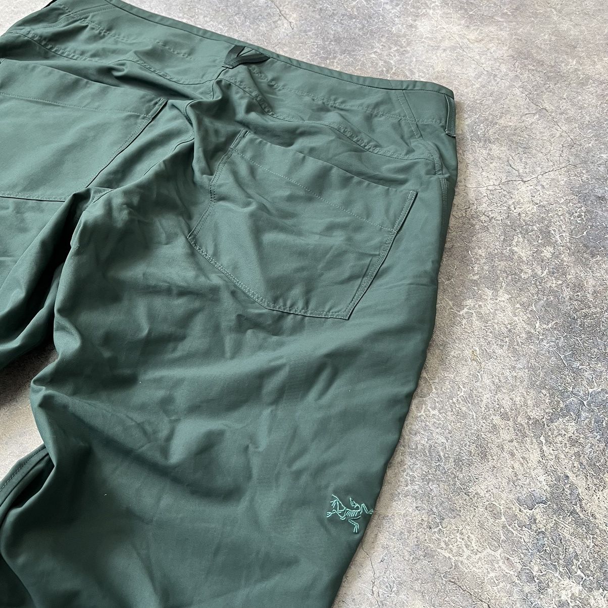 Arc'teryx ARCTERYX CAPRI CARGO PANT WOMENS/MENS XS Size US 30 / EU 46 - 2 Thumbnail