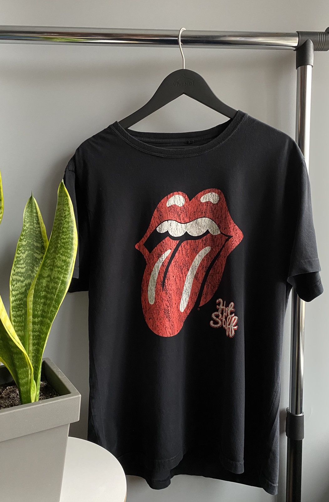Band Tees The Rolling Stones Hot Stuff 2012 Band Tee merch t shirt Size US XL / EU 56 / 4 - 1 Thumbnail