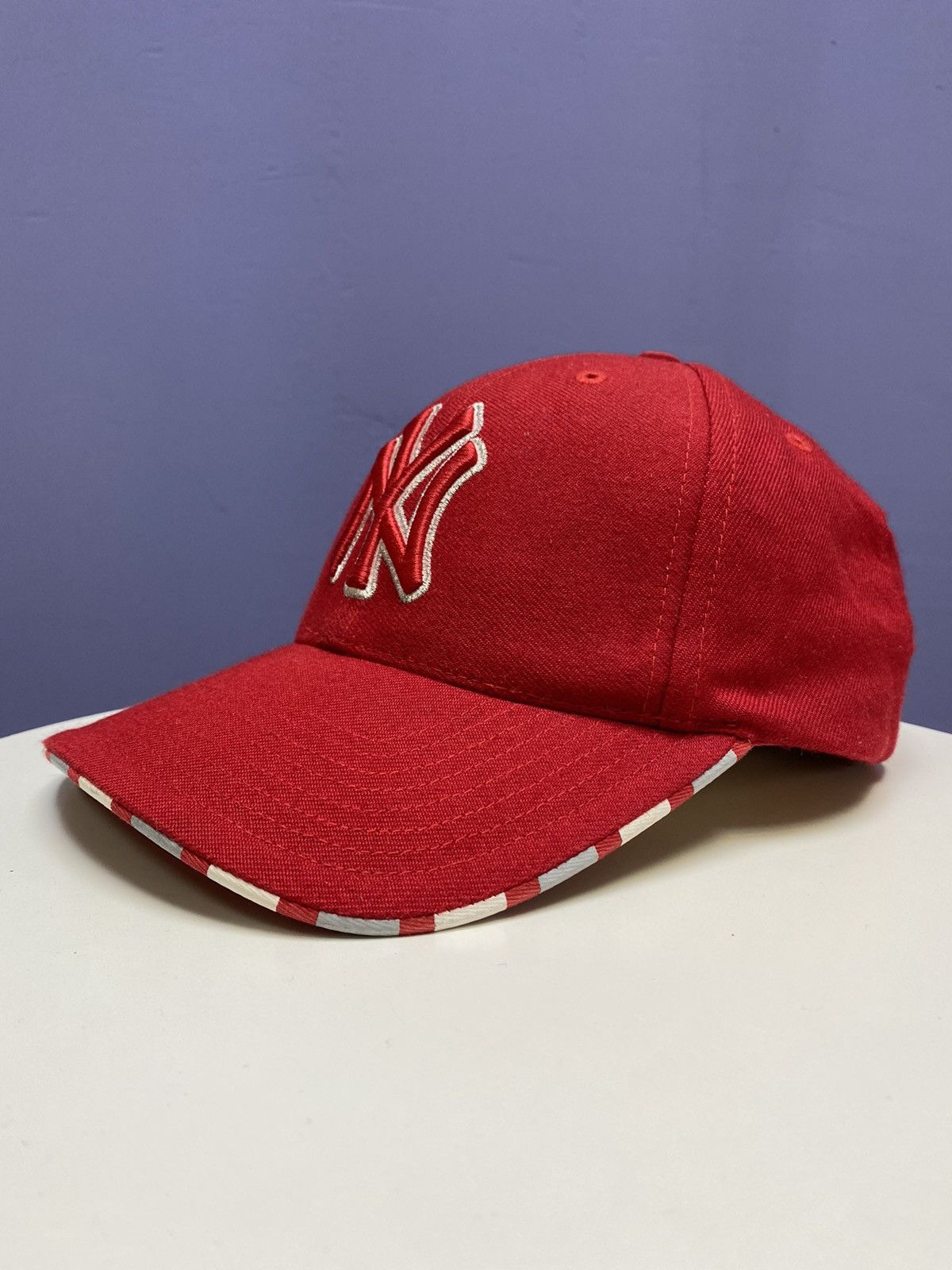MLB × New York Yankees × Vintage Vintage New York Yankees Red Baseball MLB Cap Hat Rare Size ONE SIZE - 1 Thumbnail