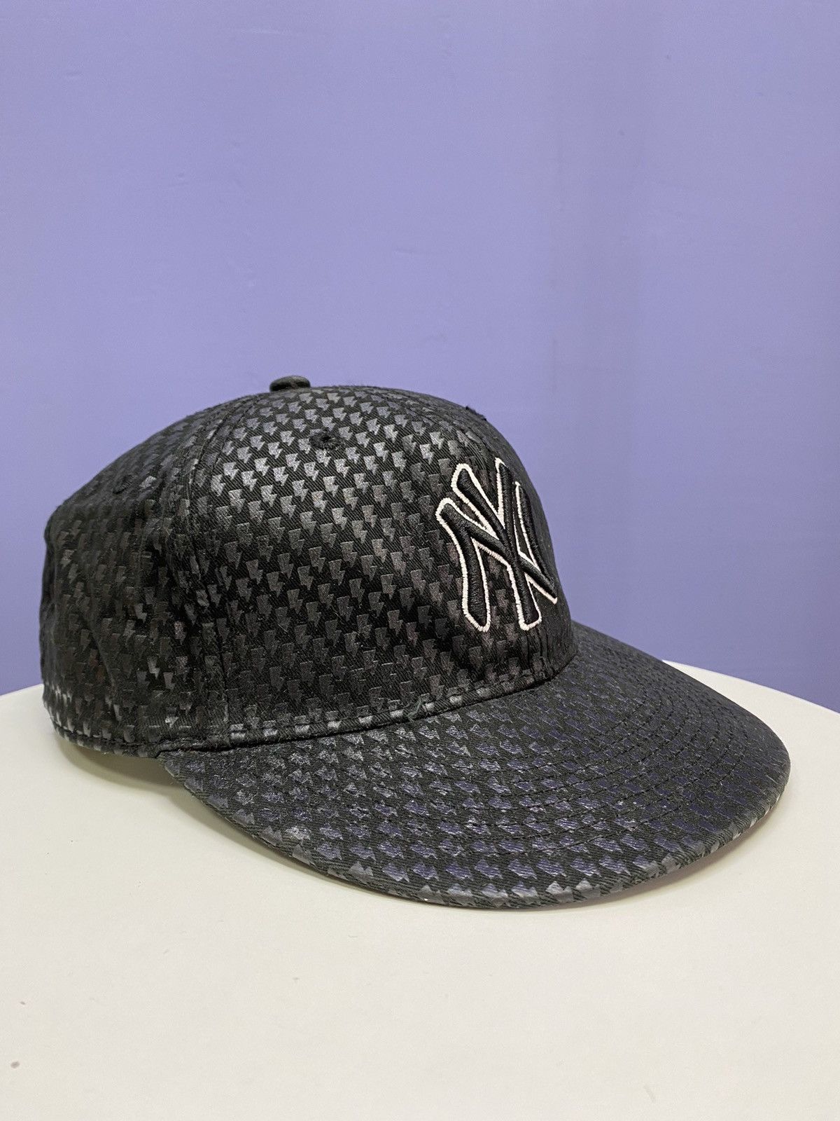 MLB × New York Yankees New York Yankees Flash Print Black Cap Hat Size ONE SIZE - 1 Thumbnail