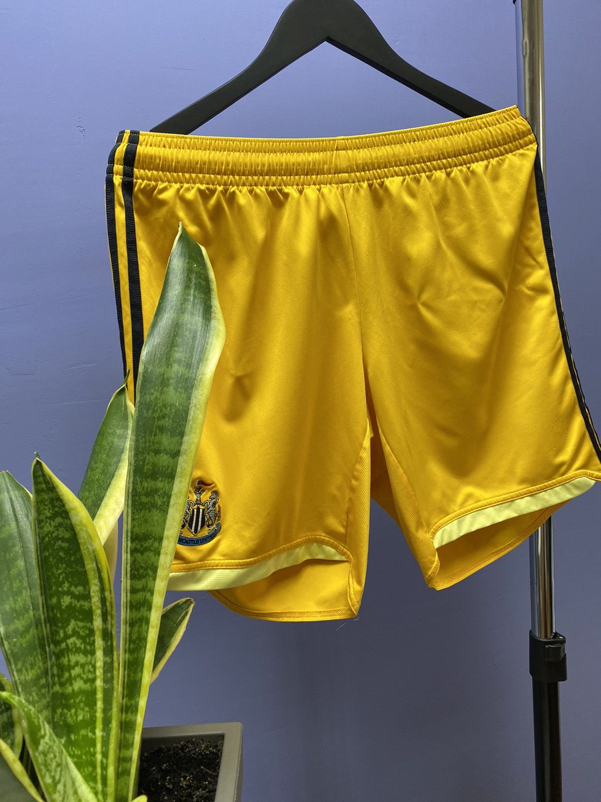 Adidas × Vintage Adidas 2009 Newcastle United Away Soccer Shorts Size US 34 / EU 50 - 3 Thumbnail