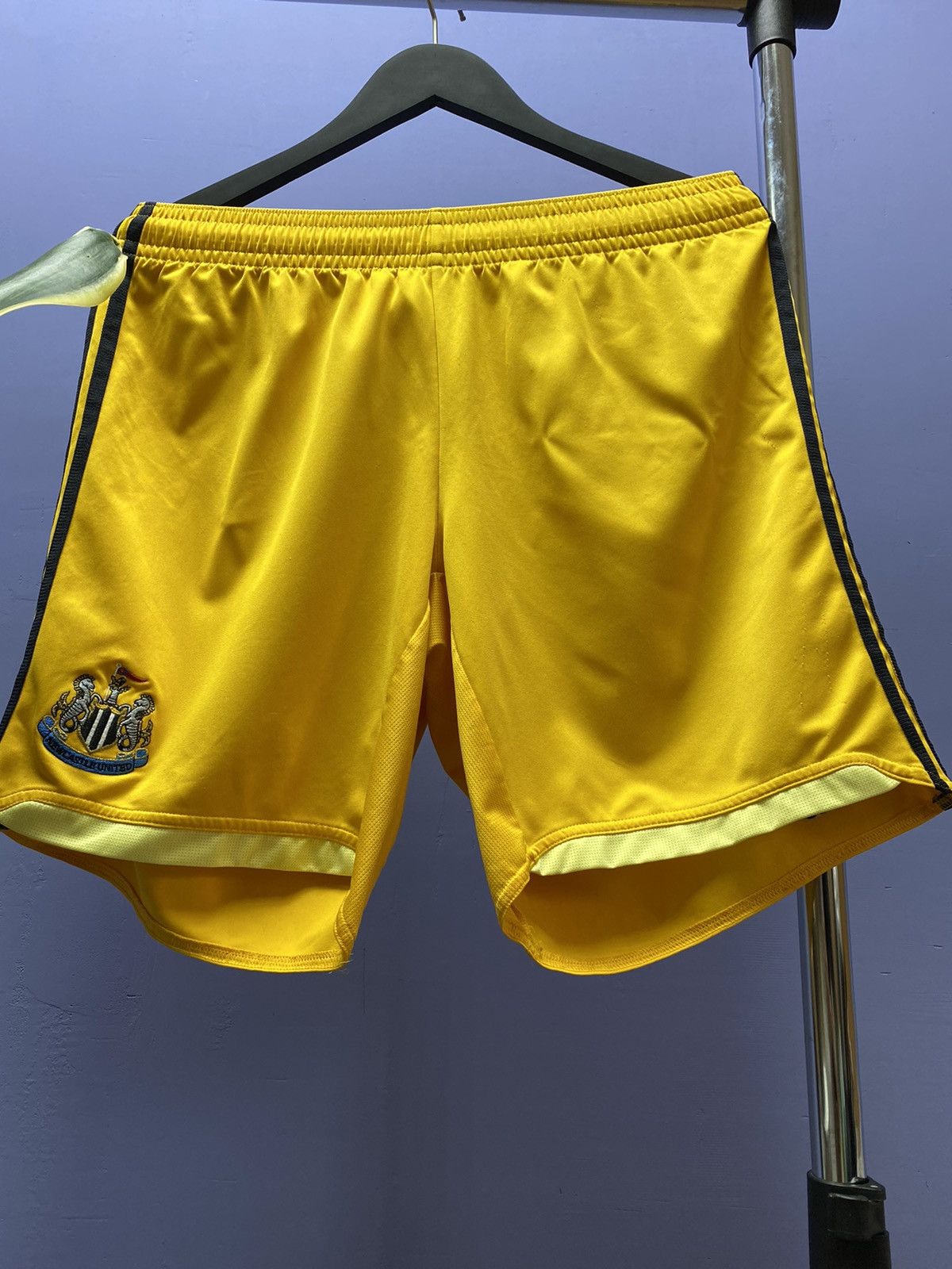 Adidas × Vintage Adidas 2009 Newcastle United Away Soccer Shorts Size US 34 / EU 50 - 4 Thumbnail