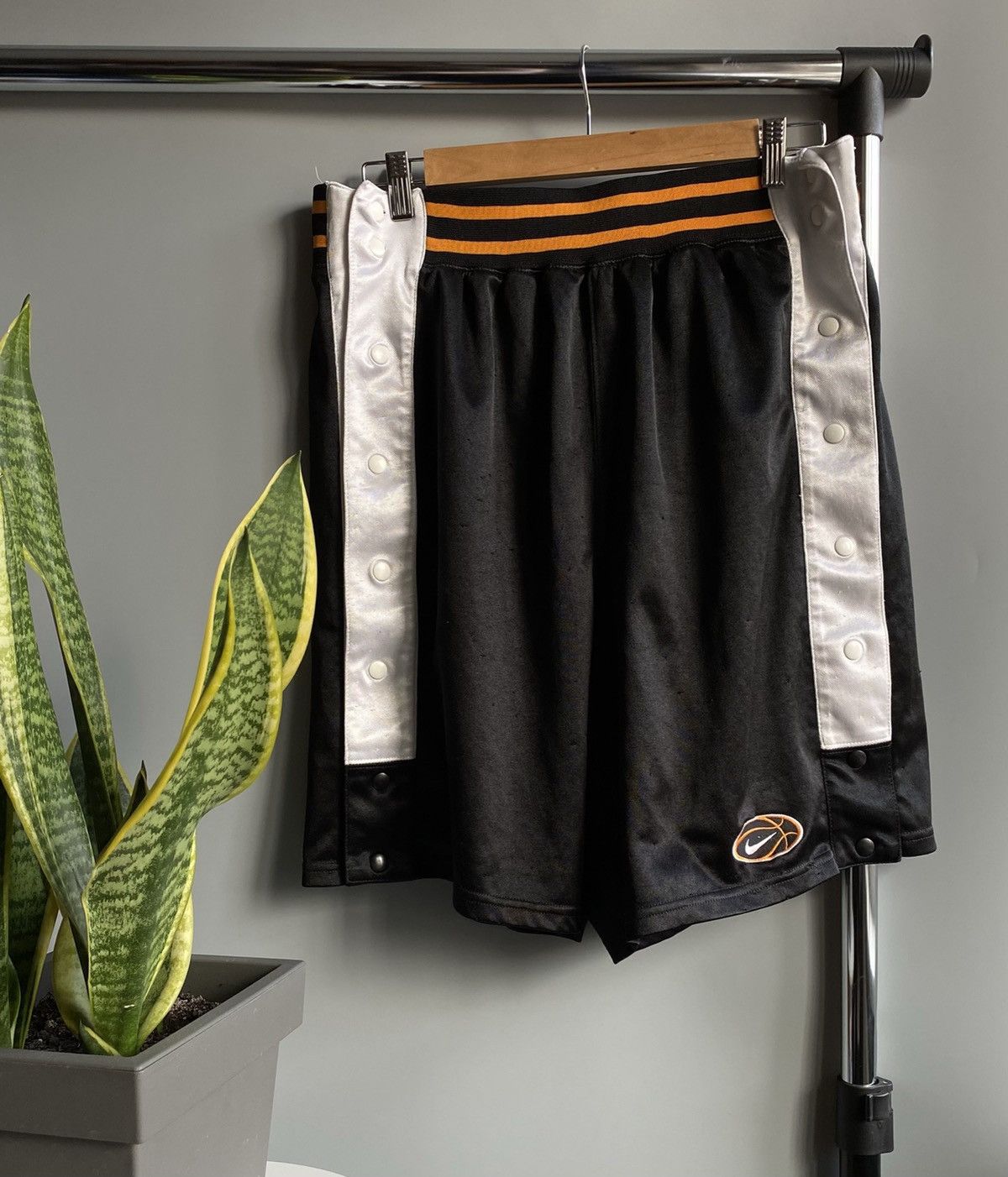 Other Vintage 90s Nike Basketball Shorts NBA Men’s XL Size US 36 / EU 52 - 4 Thumbnail