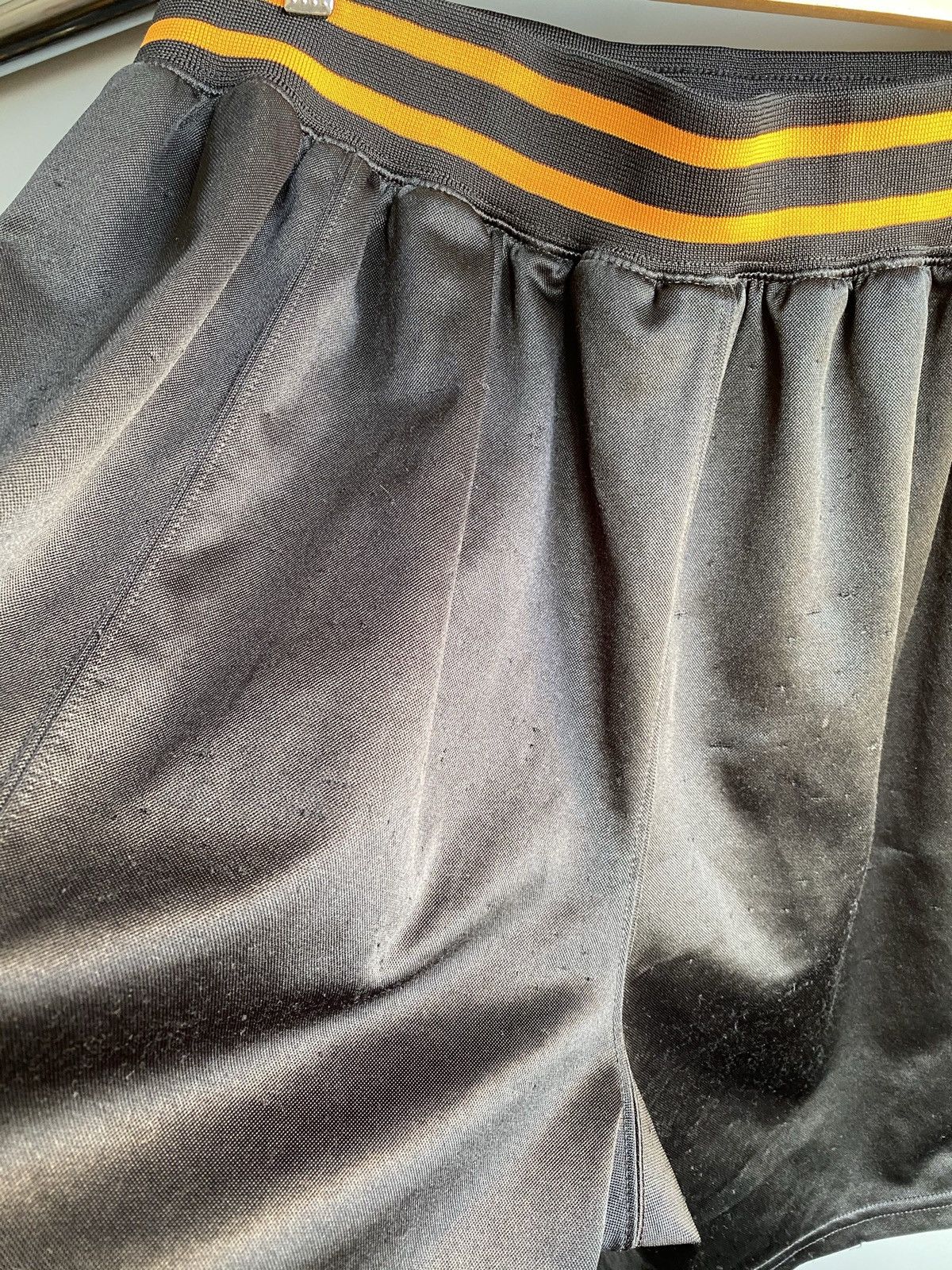 Other Vintage 90s Nike Basketball Shorts NBA Men’s XL Size US 36 / EU 52 - 13 Thumbnail