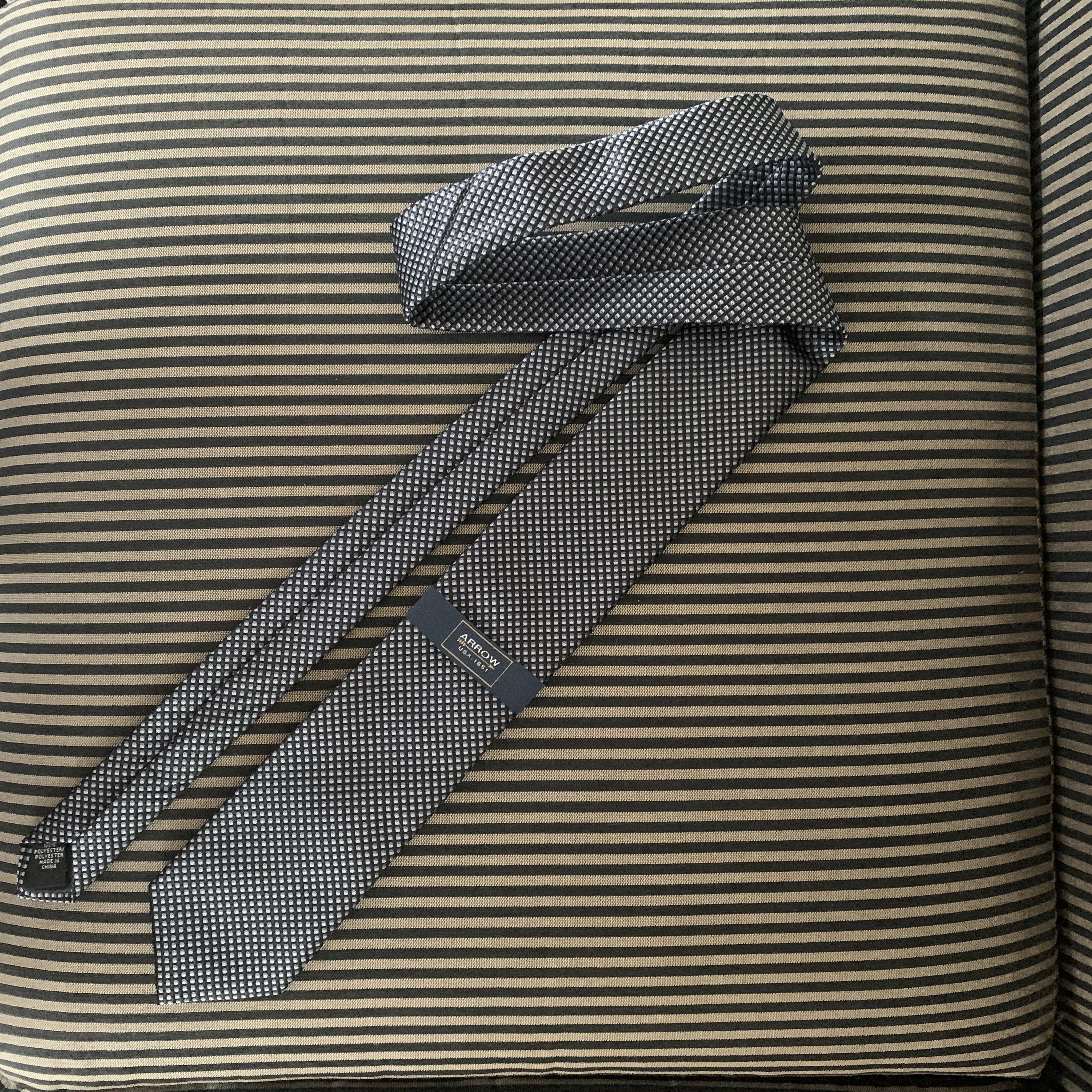 Arrow NWT Arrow Neck Tie Black/White/Gray Check Graphic Easy Care Size ONE SIZE - 1 Thumbnail