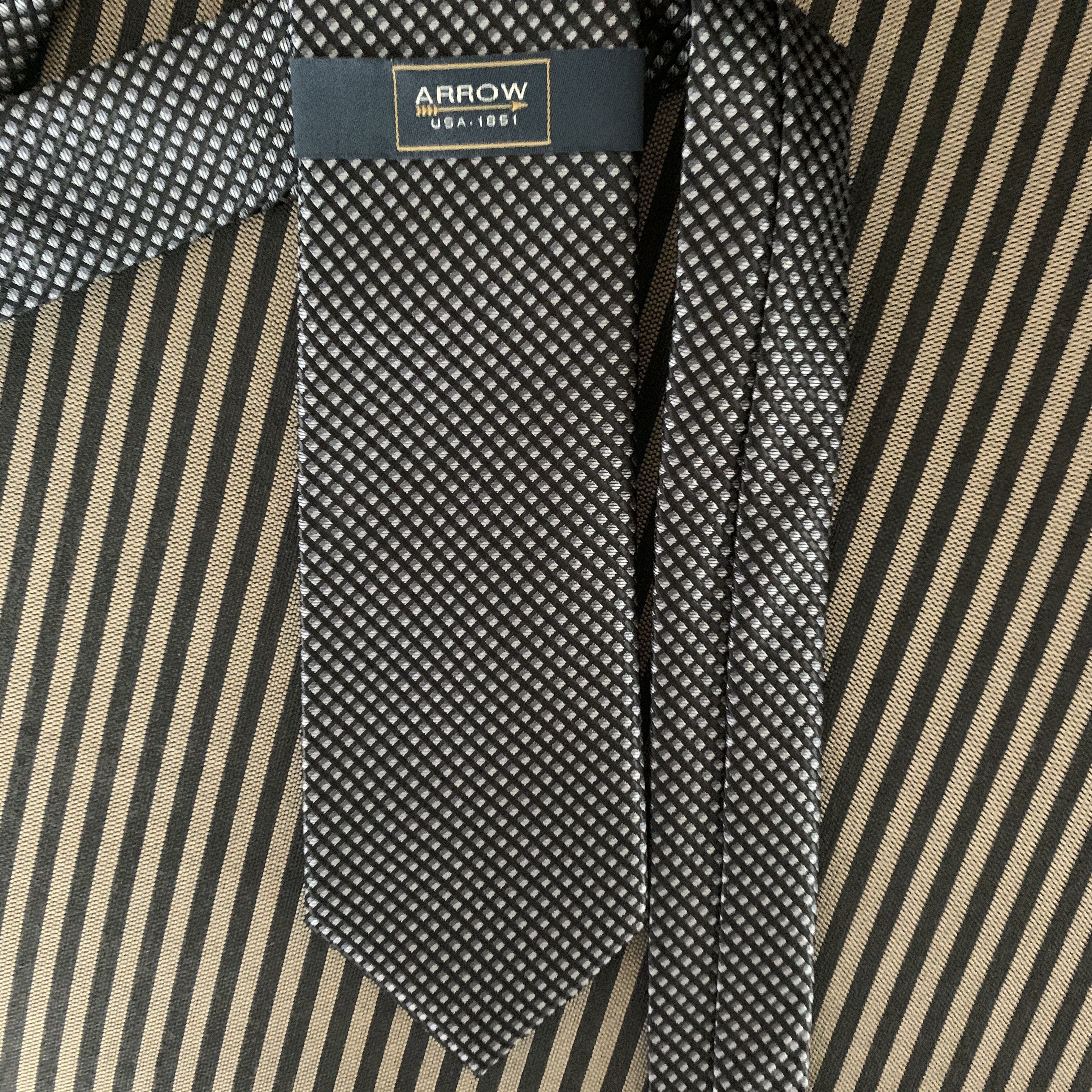 Arrow NWT Arrow Neck Tie Black/White/Gray Check Graphic Easy Care Size ONE SIZE - 4 Thumbnail