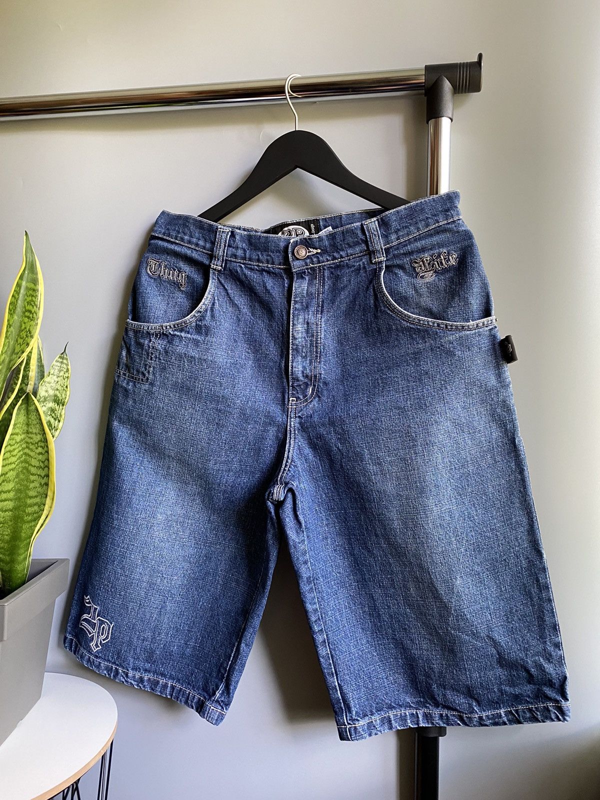 Makaveli × Rap Tees × Vintage Vintage Makaveli x 2Pac Jeans Shorts Denim Tupac Hiphop Rap Size US 33 - 3 Thumbnail